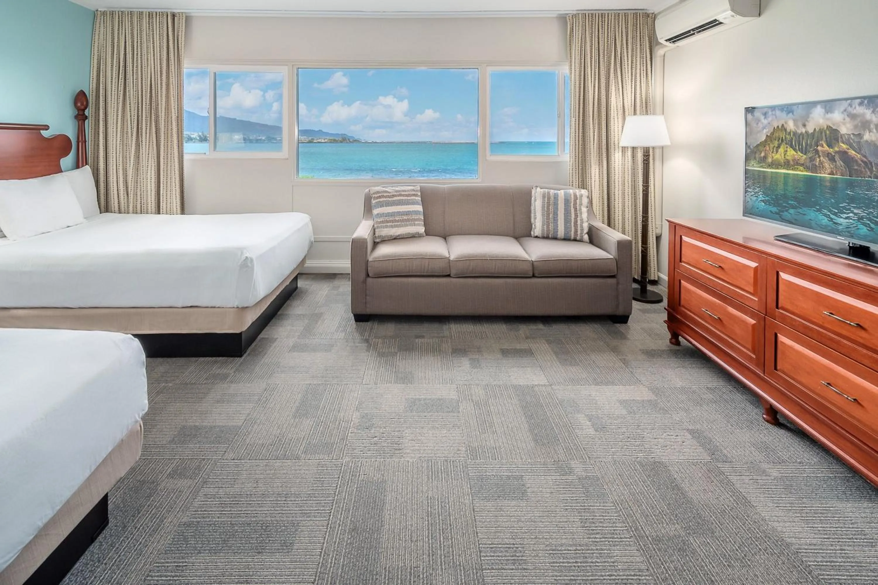 Photo of the whole room, Bed in Maui Beach Hotel