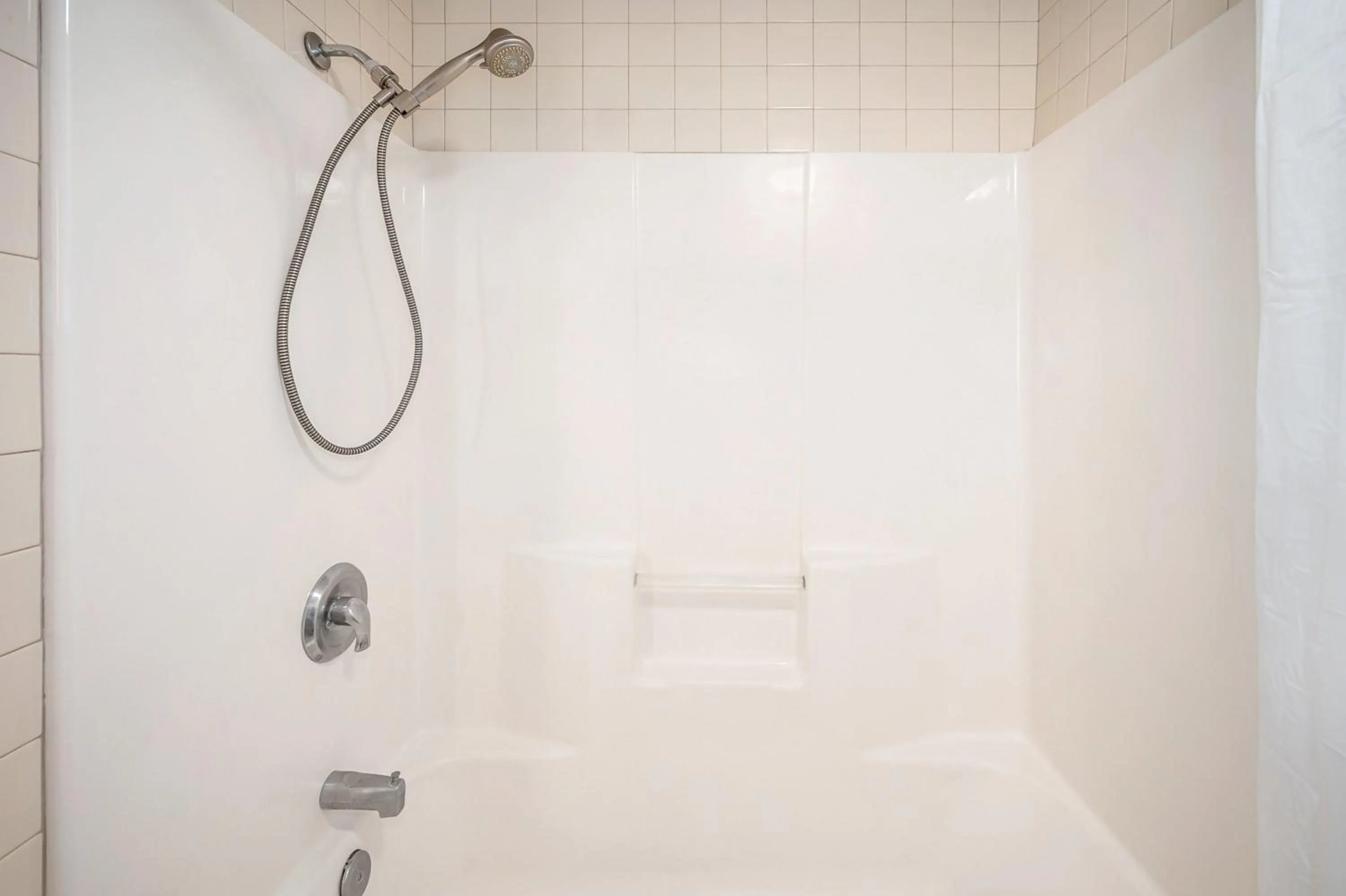 Bathroom in Maui Beach Hotel