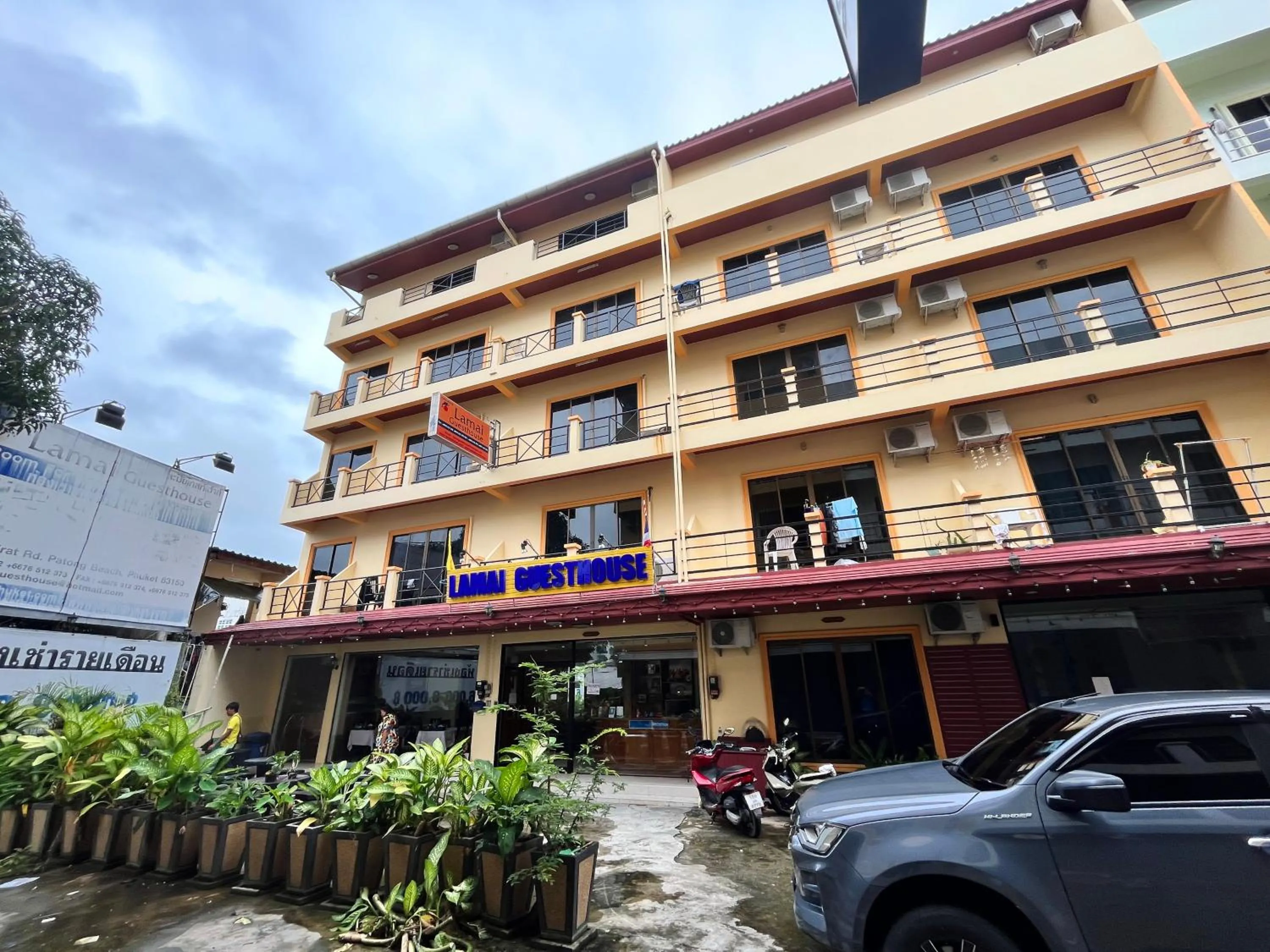 Property building in Lamai Guesthouse