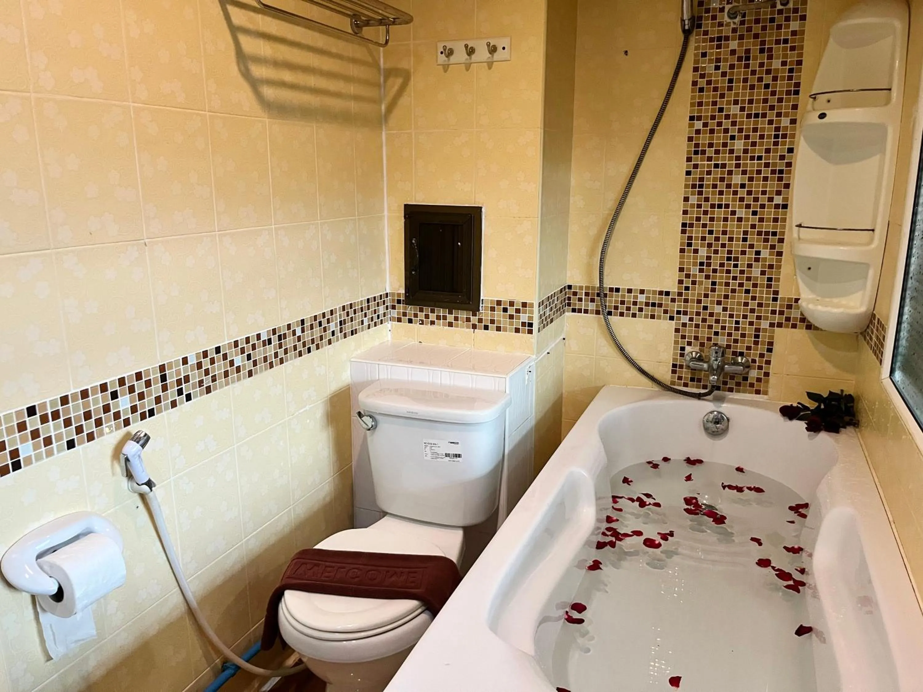 Hot Tub in Lamai Guesthouse