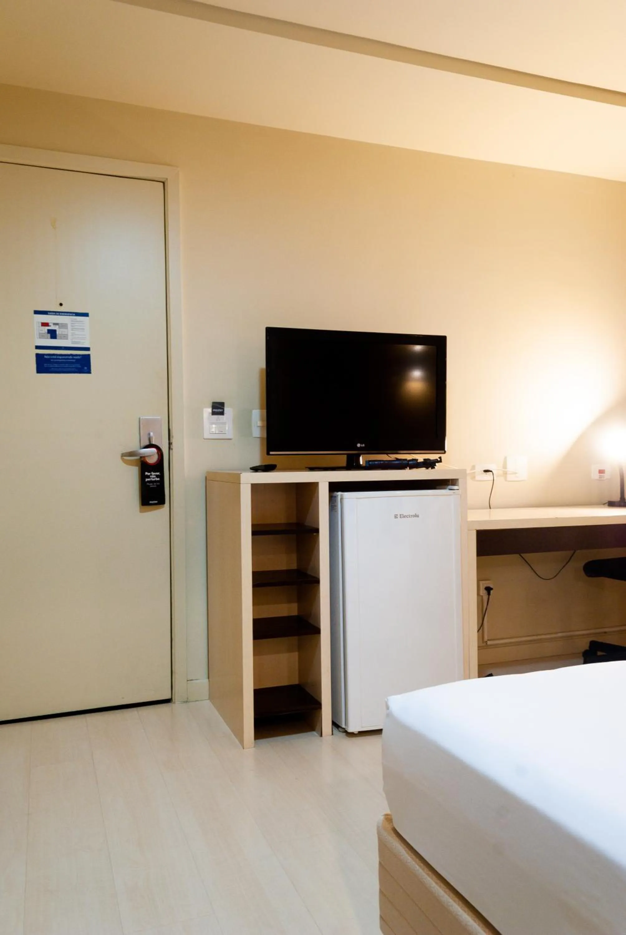 TV and multimedia, Bed in Master Curitiba Hotel - 1,6 km do Estádio Couto Pereira - Show