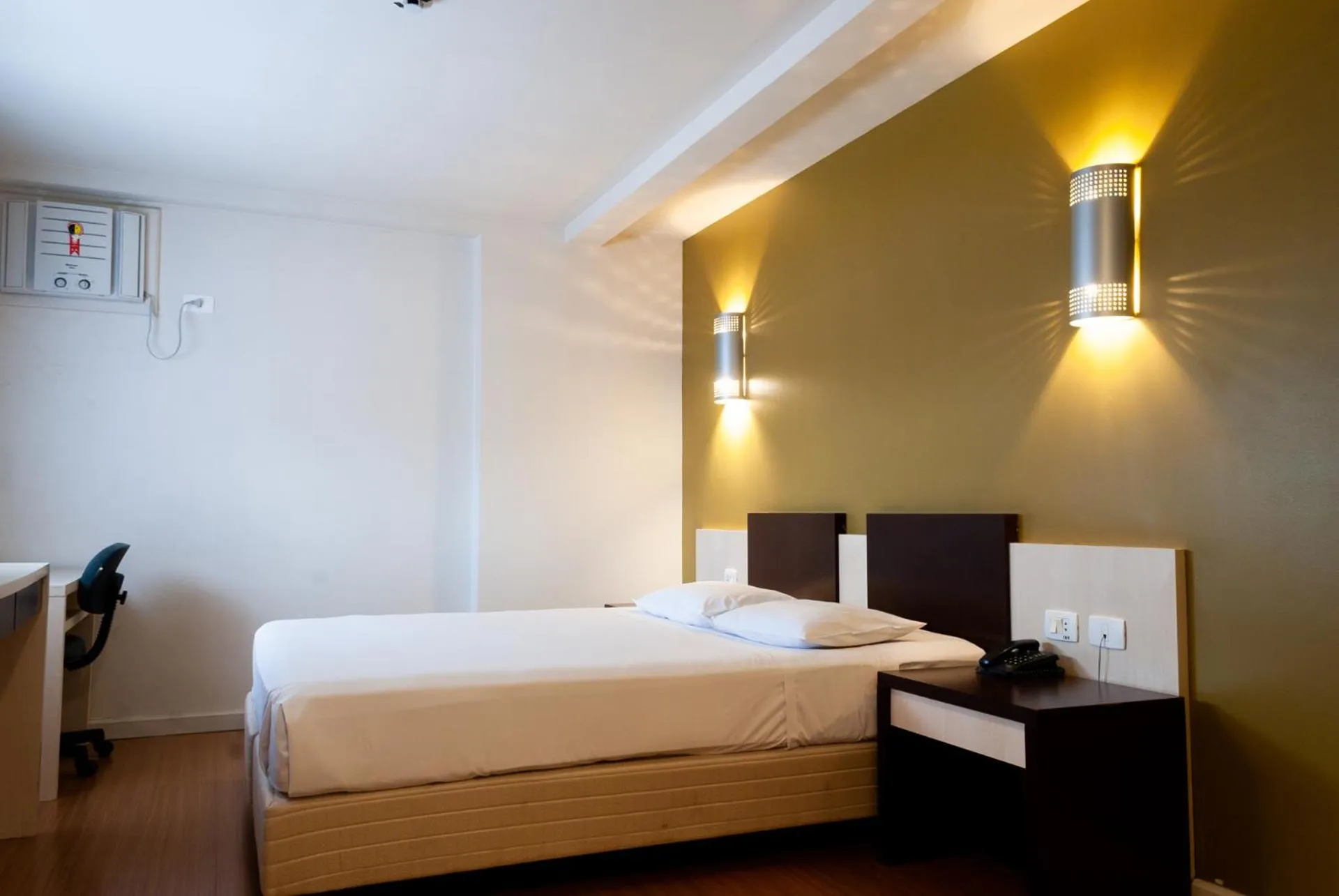 Bedroom, Bed in Master Curitiba Hotel - 1,6 km do Estádio Couto Pereira - Show