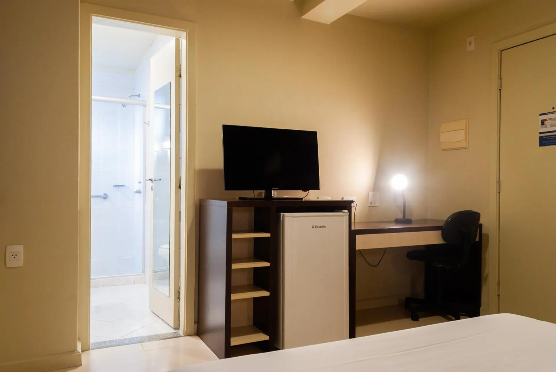 Bedroom, Bed in Master Curitiba Hotel - 1,6 km do Estádio Couto Pereira - Show