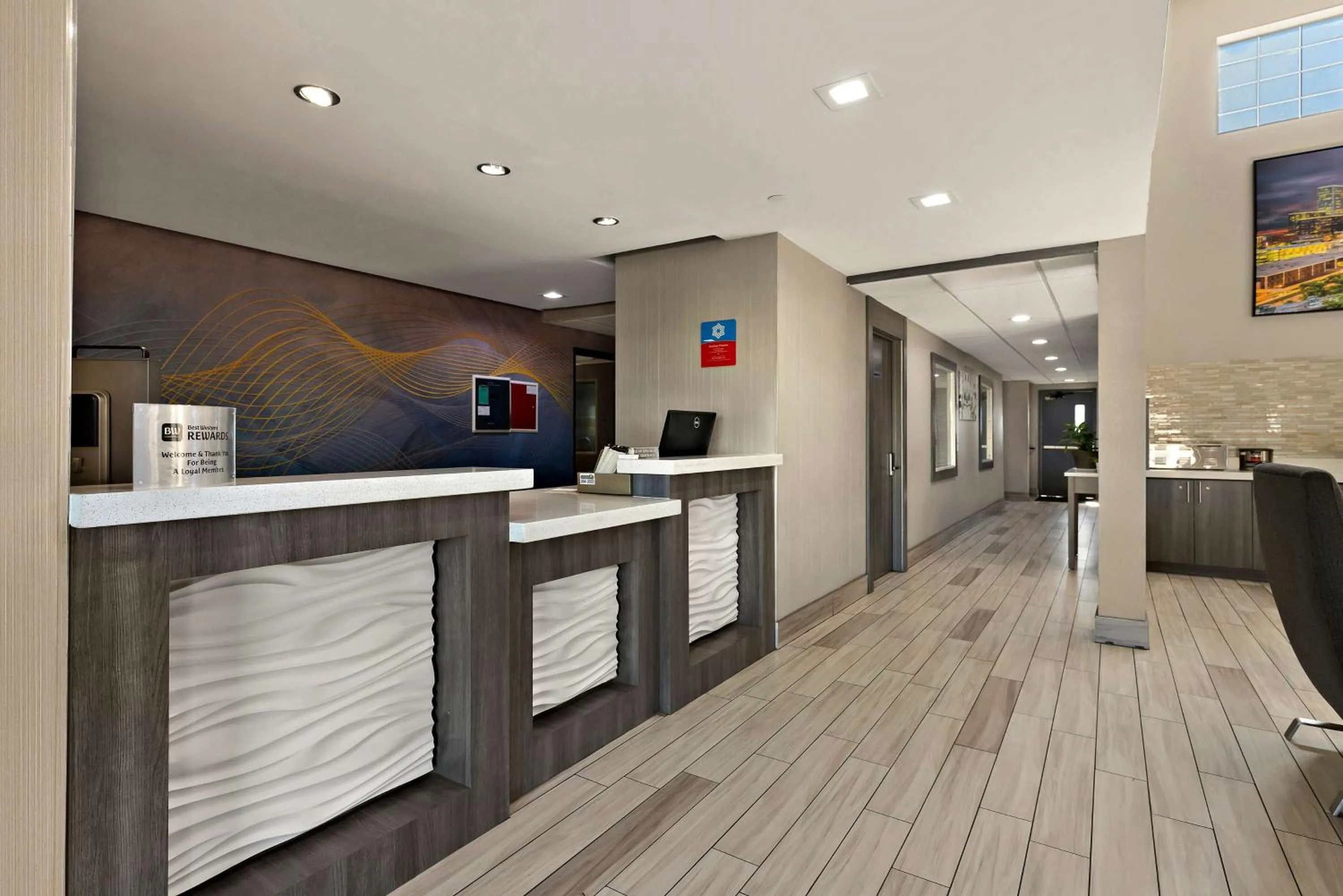 Lobby or reception in SureStay Plus Hotel by Best Western Tulsa East