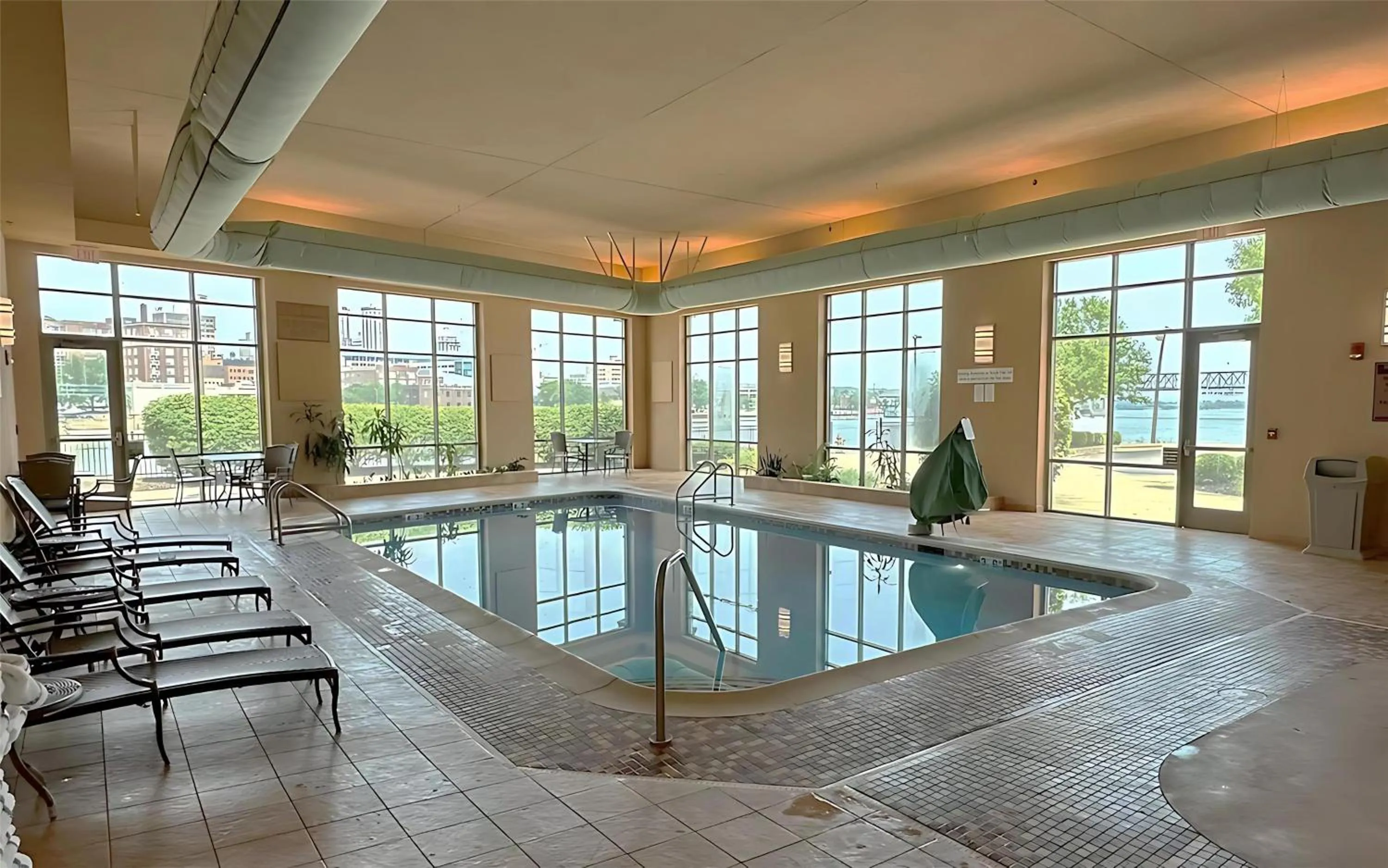 Pool view in Embassy Suites East Peoria Hotel and Riverfront Conference Center