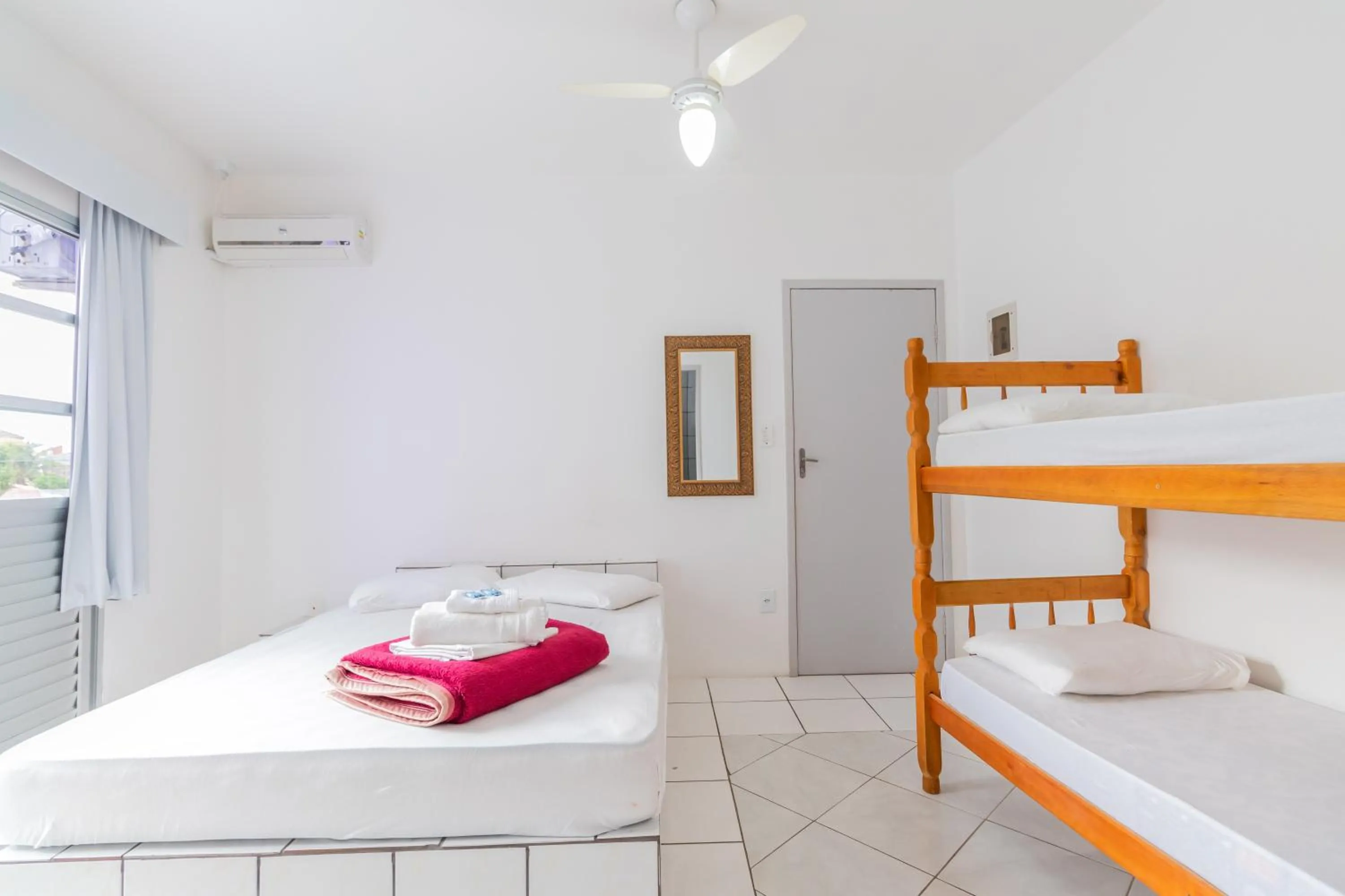 Photo of the whole room, Bed in Pousada Santa Ana