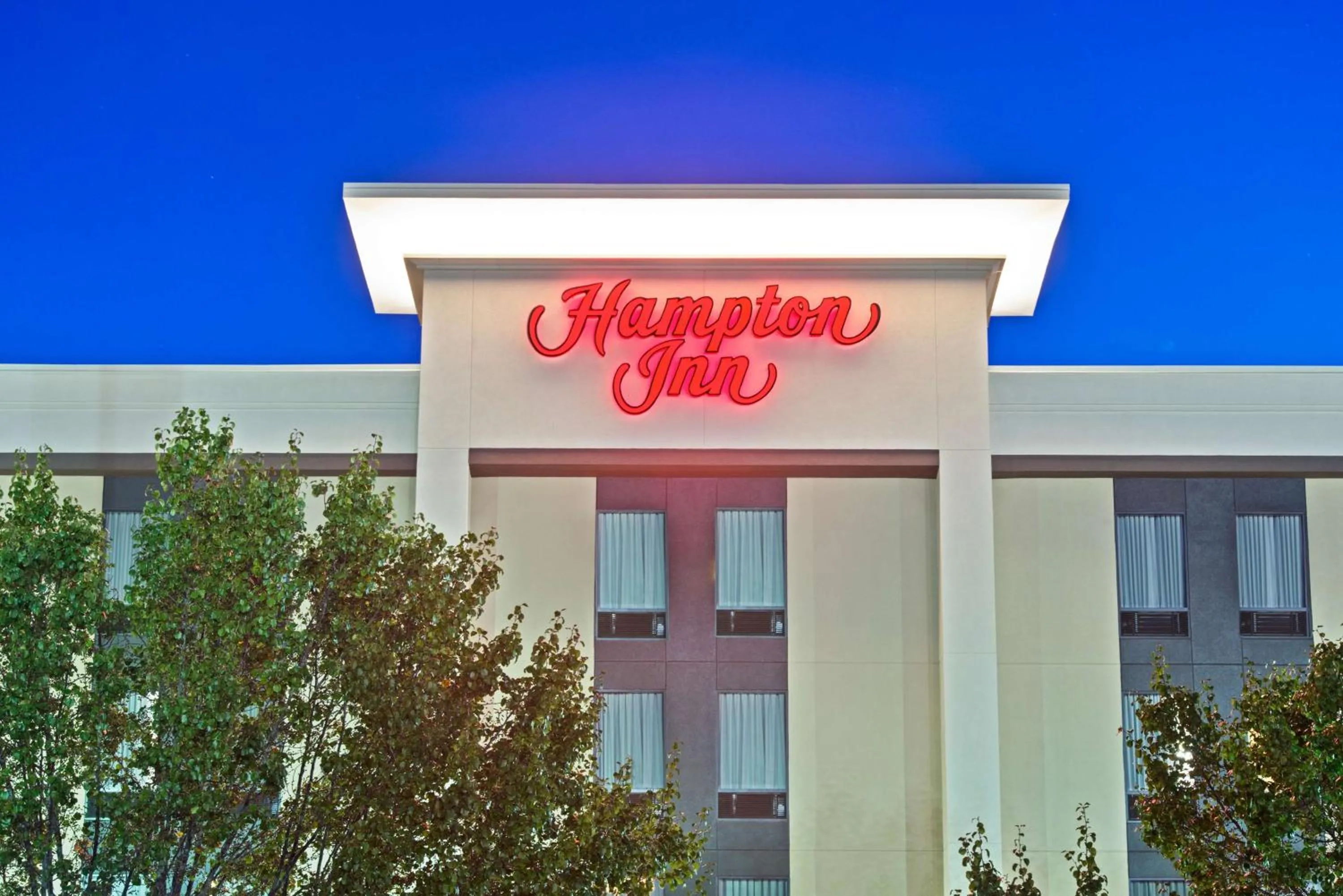 Property building in Hampton Inn Huntington/Barboursville