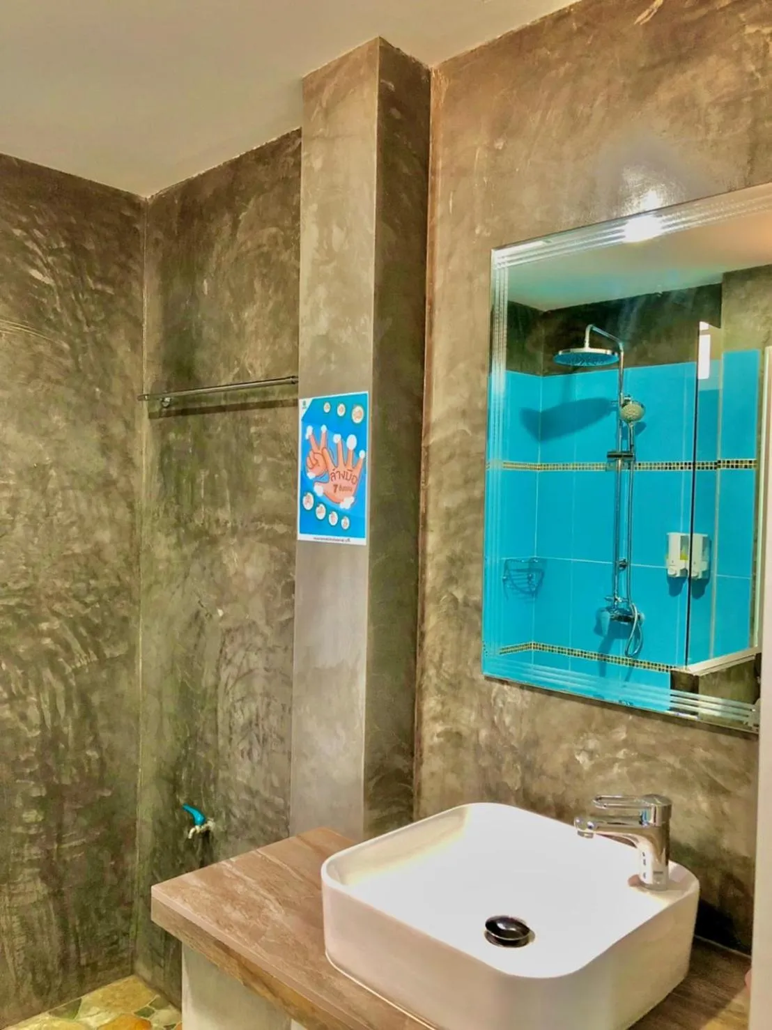Shower in Pana Long Beach Resort - SHA Plus