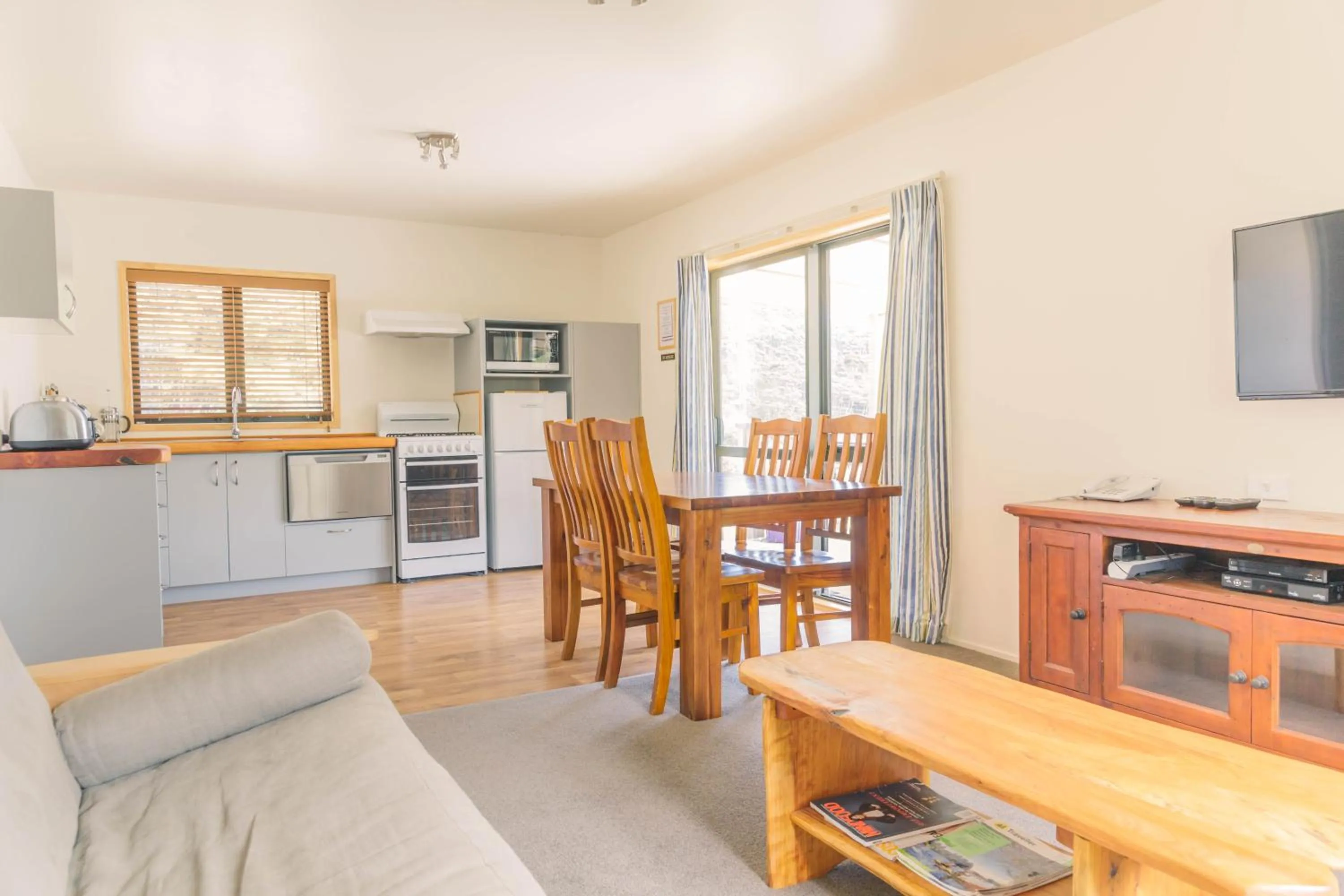 TV and multimedia in Tangiaro Retreat