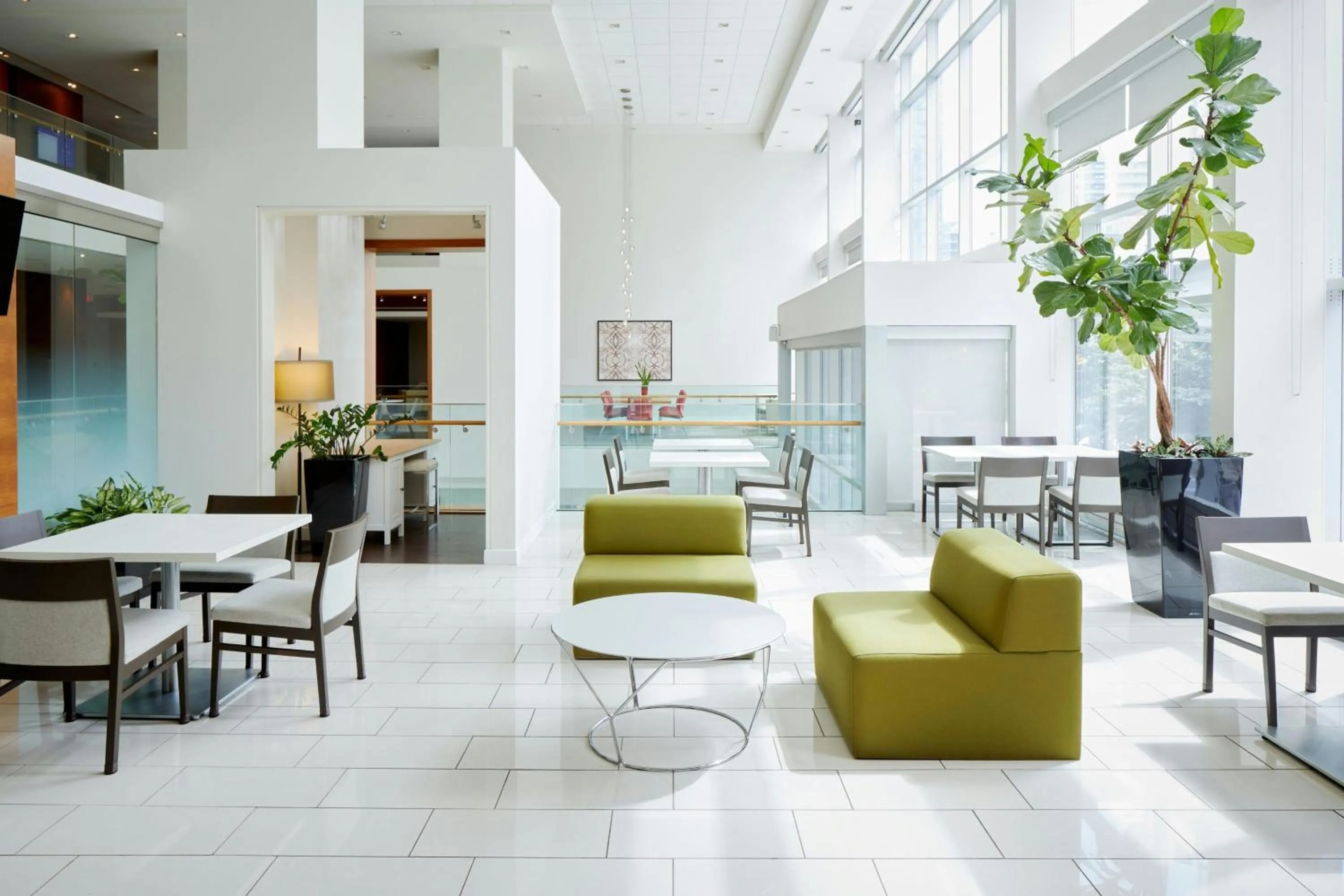 Lounge or bar in Delta Hotels by Marriott Ottawa City Centre