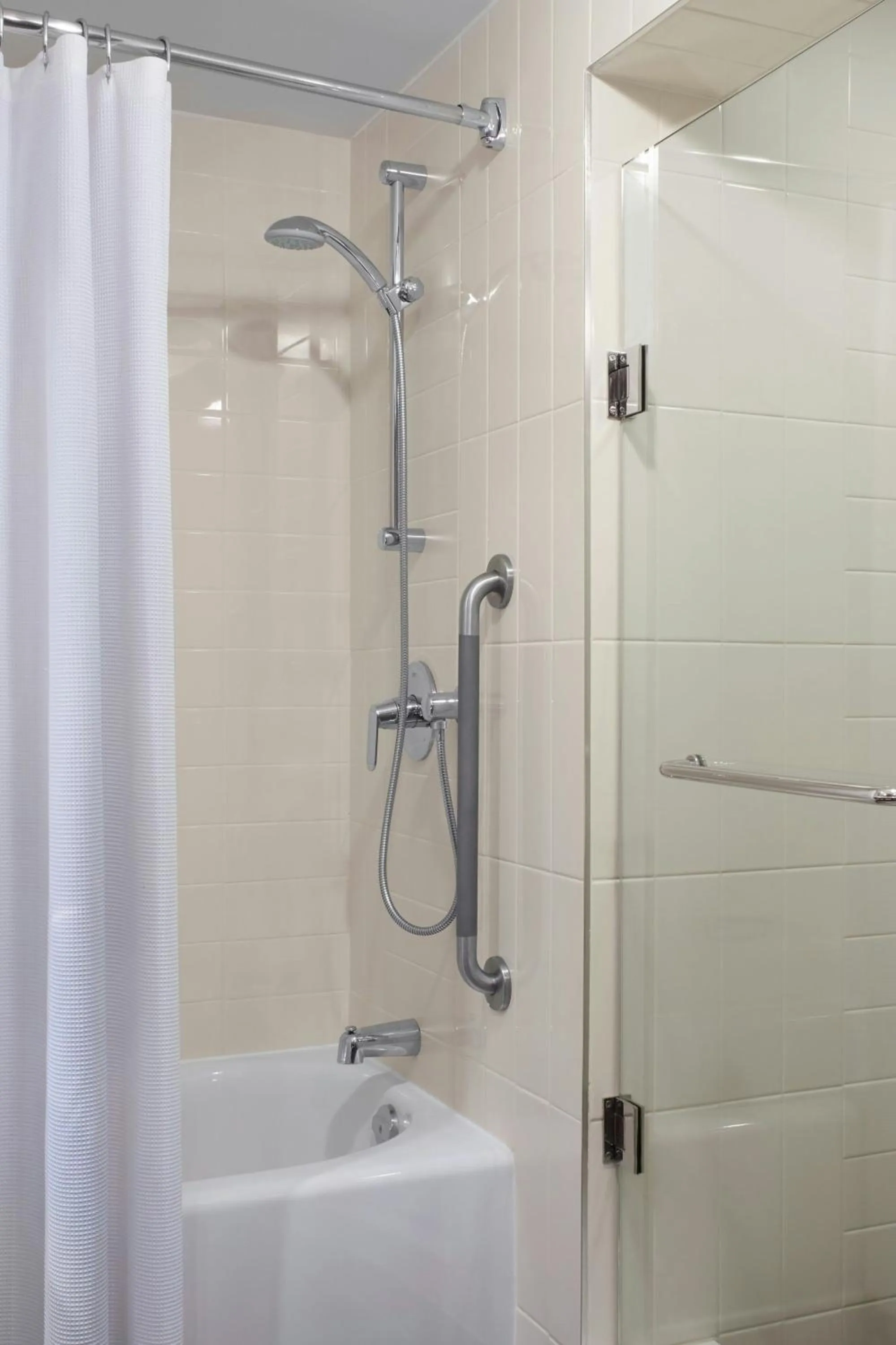 Bathroom in Delta Hotels by Marriott Ottawa City Centre