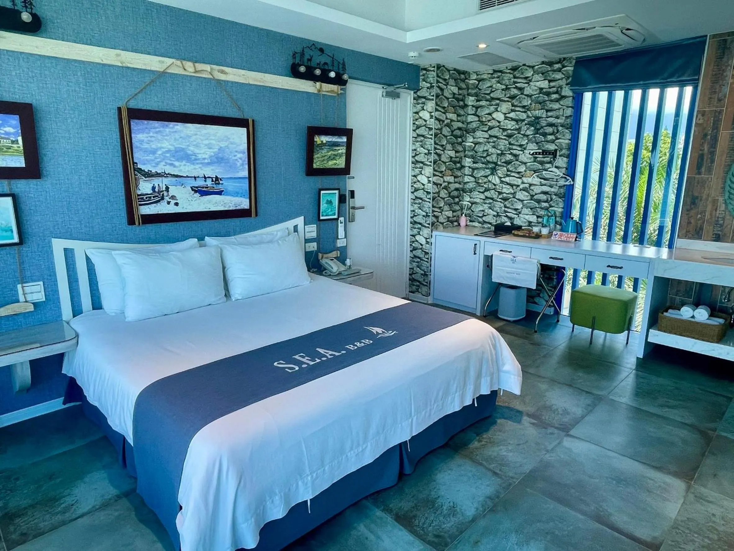 Bed in Hualien S.E.A. B&B