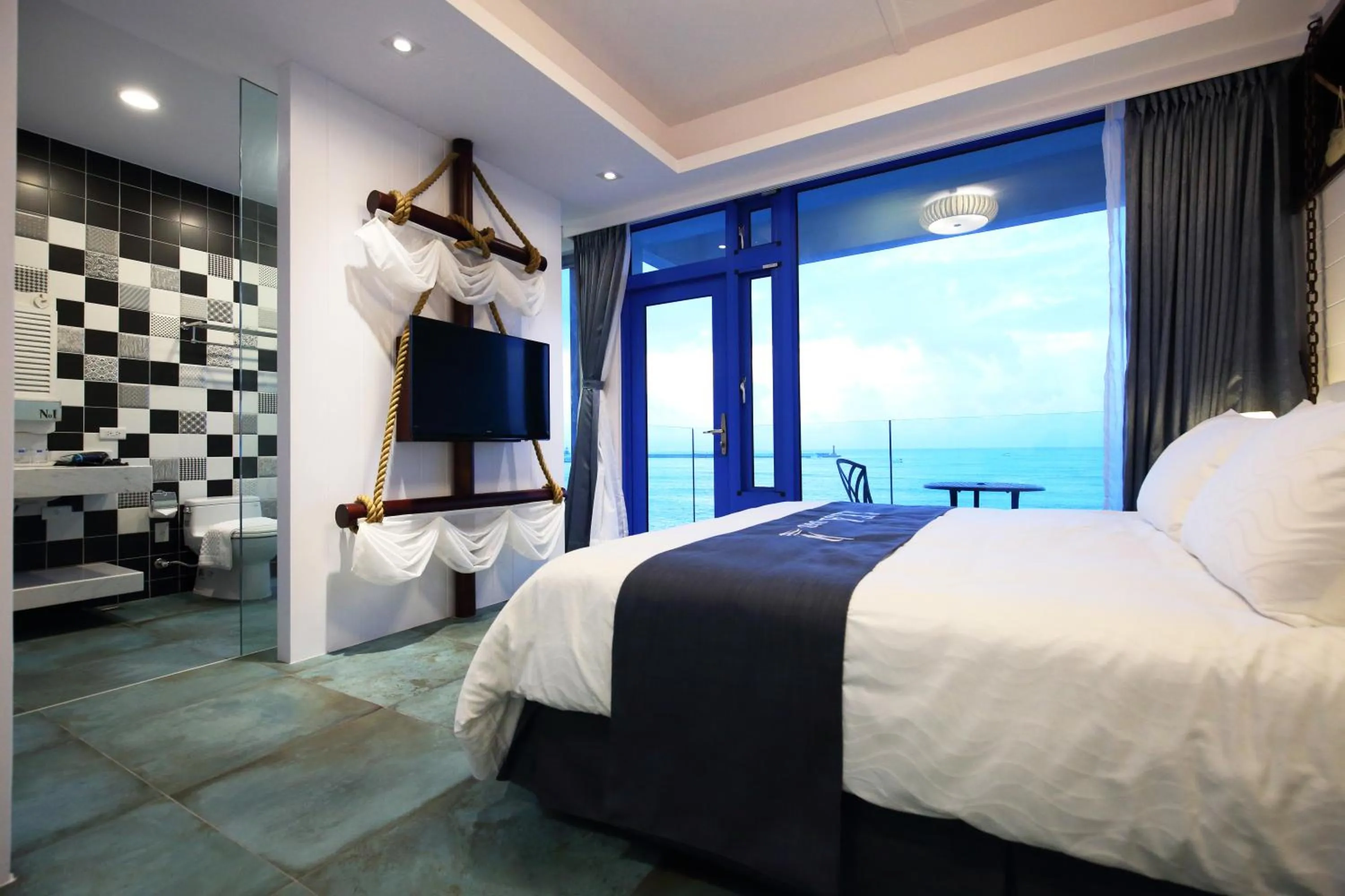 Bed in Hualien S.E.A. B&B