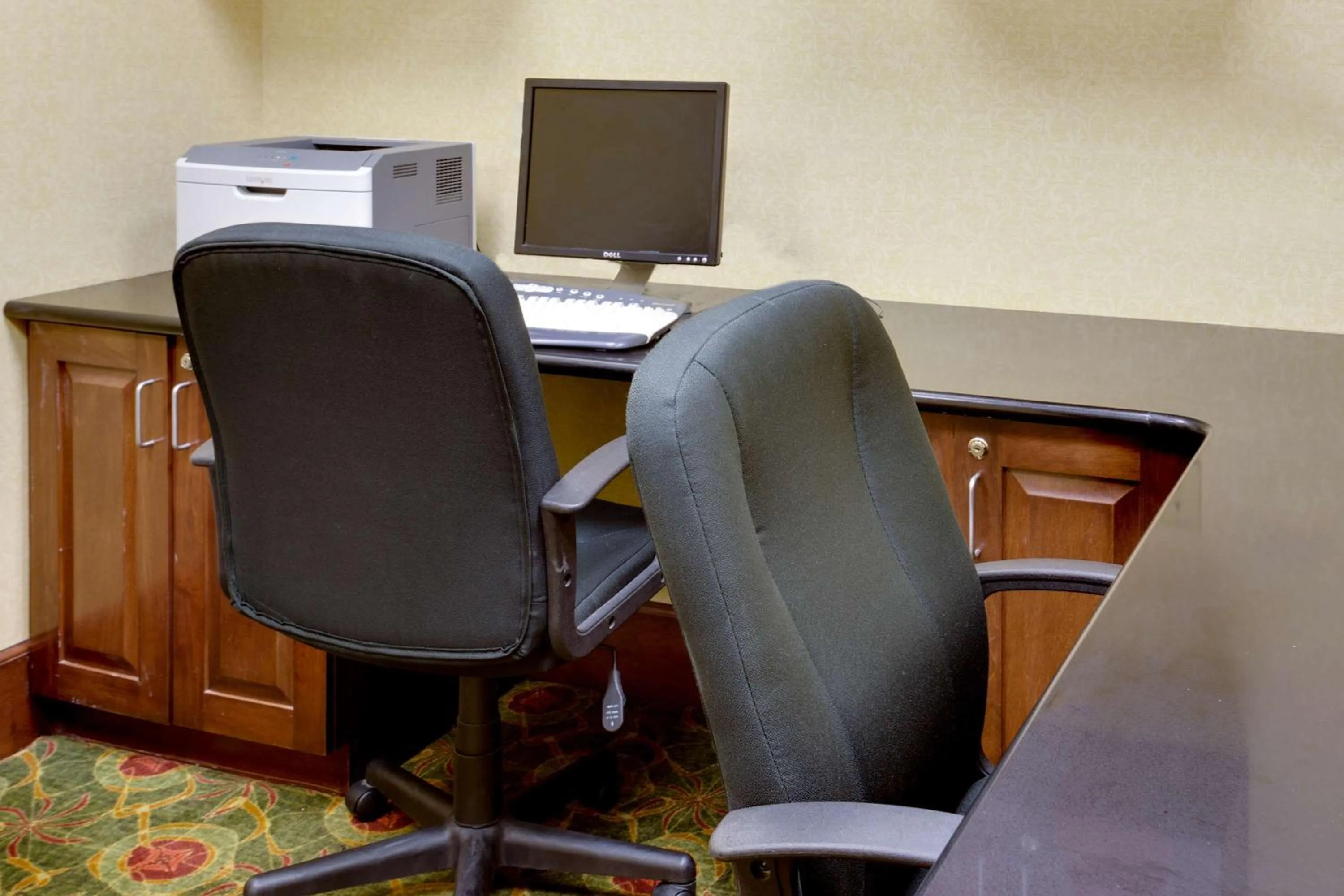 Business facilities in Hampton Inn Auburn