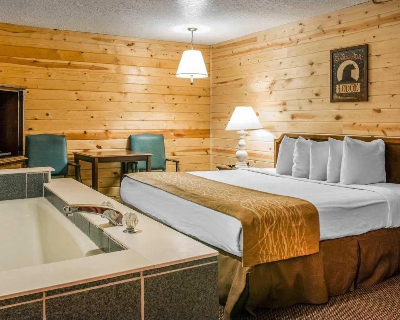 Bed in Cabins of Mackinac & Lodge