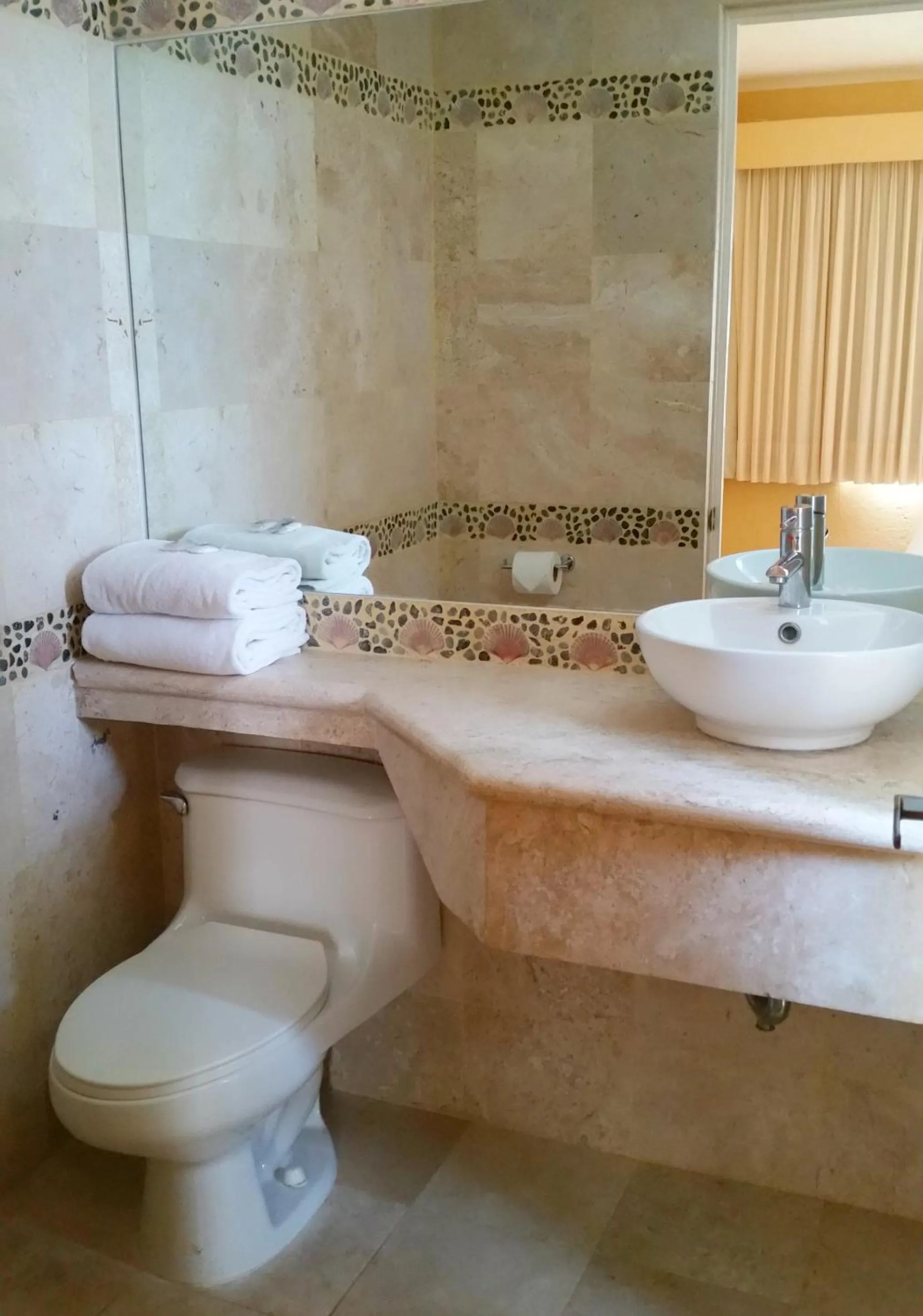 Bathroom in Hotel Villamar Princesa Suites