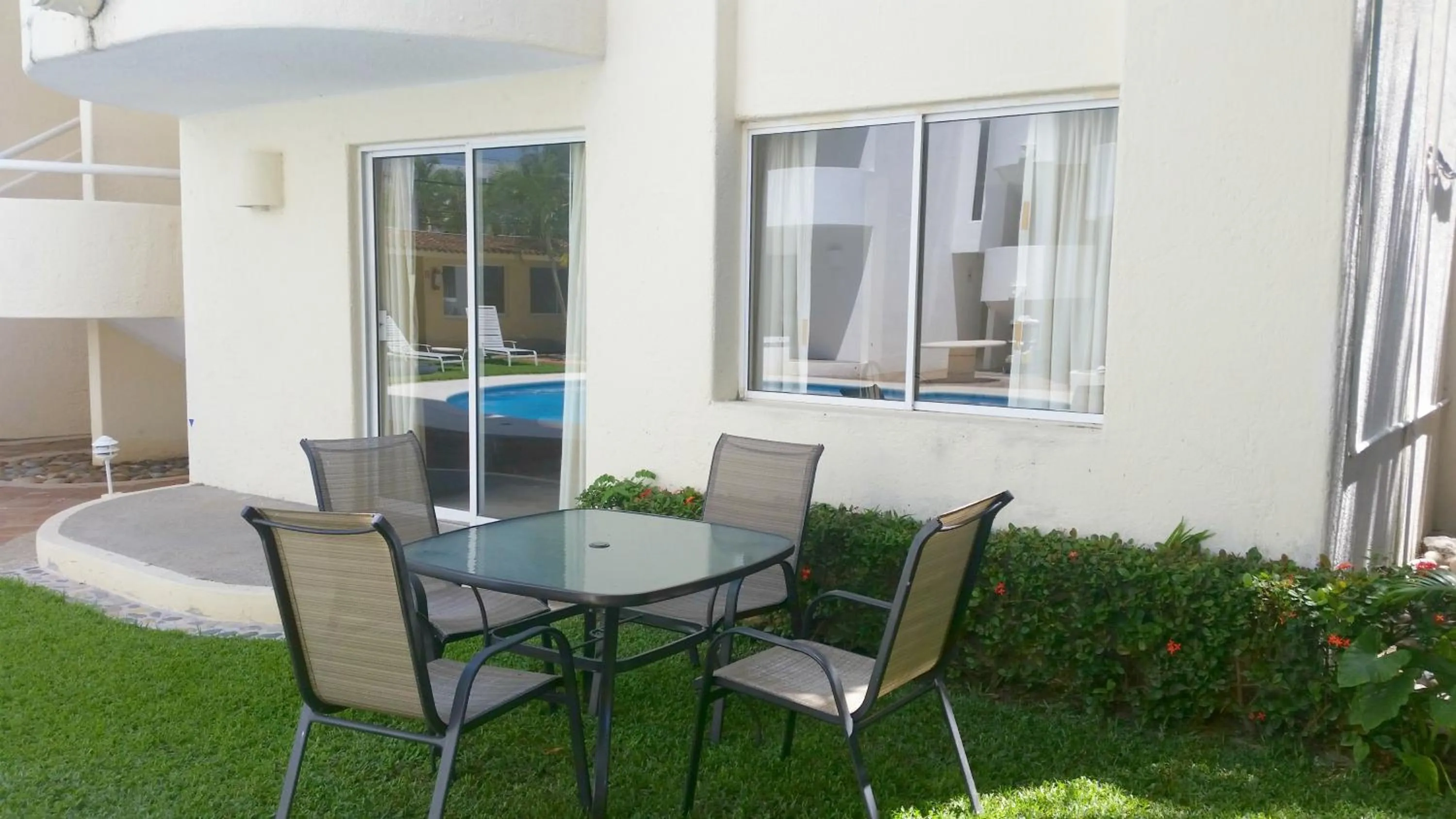 Garden in Hotel Villamar Princesa Suites