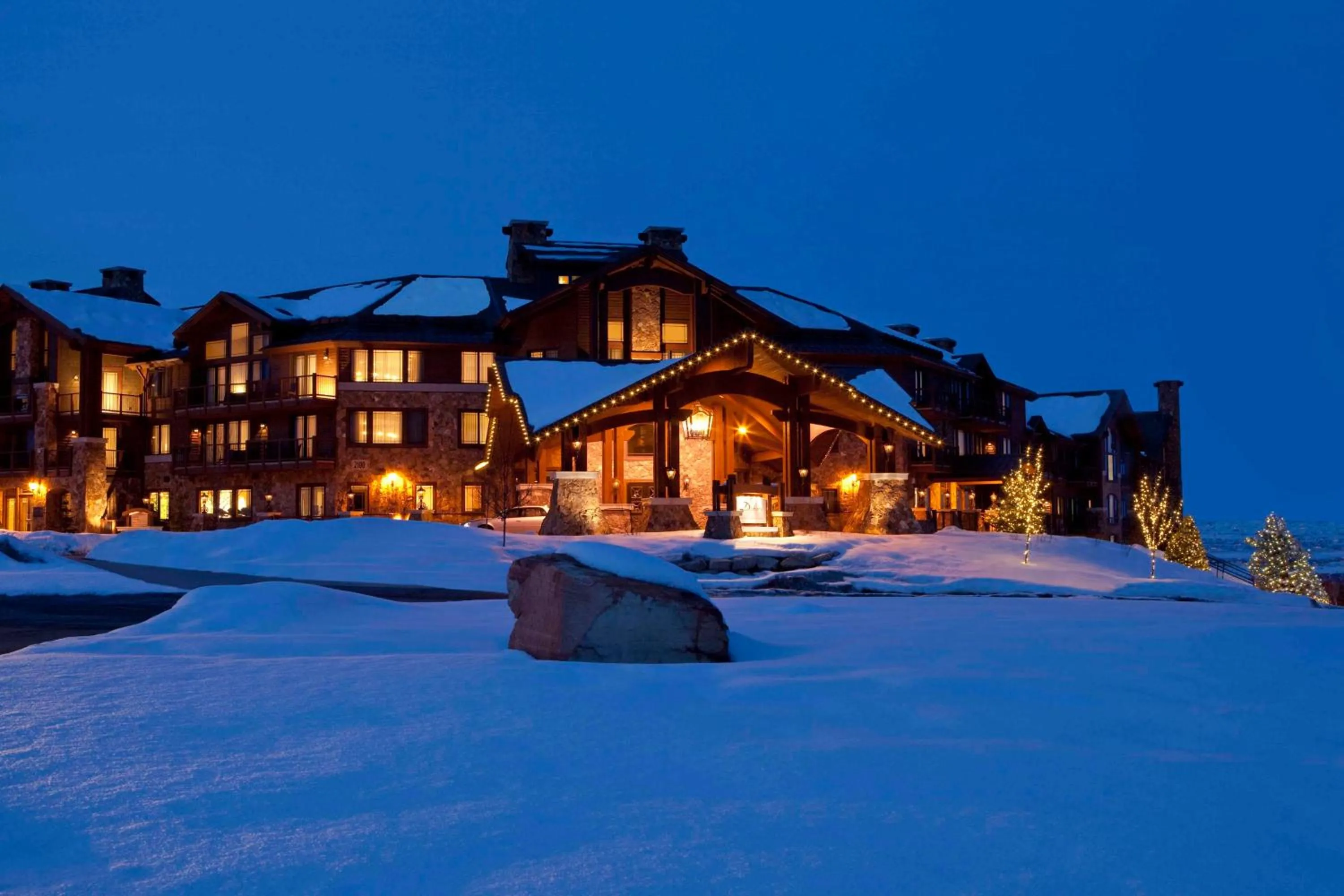 Property building in Waldorf Astoria Park City