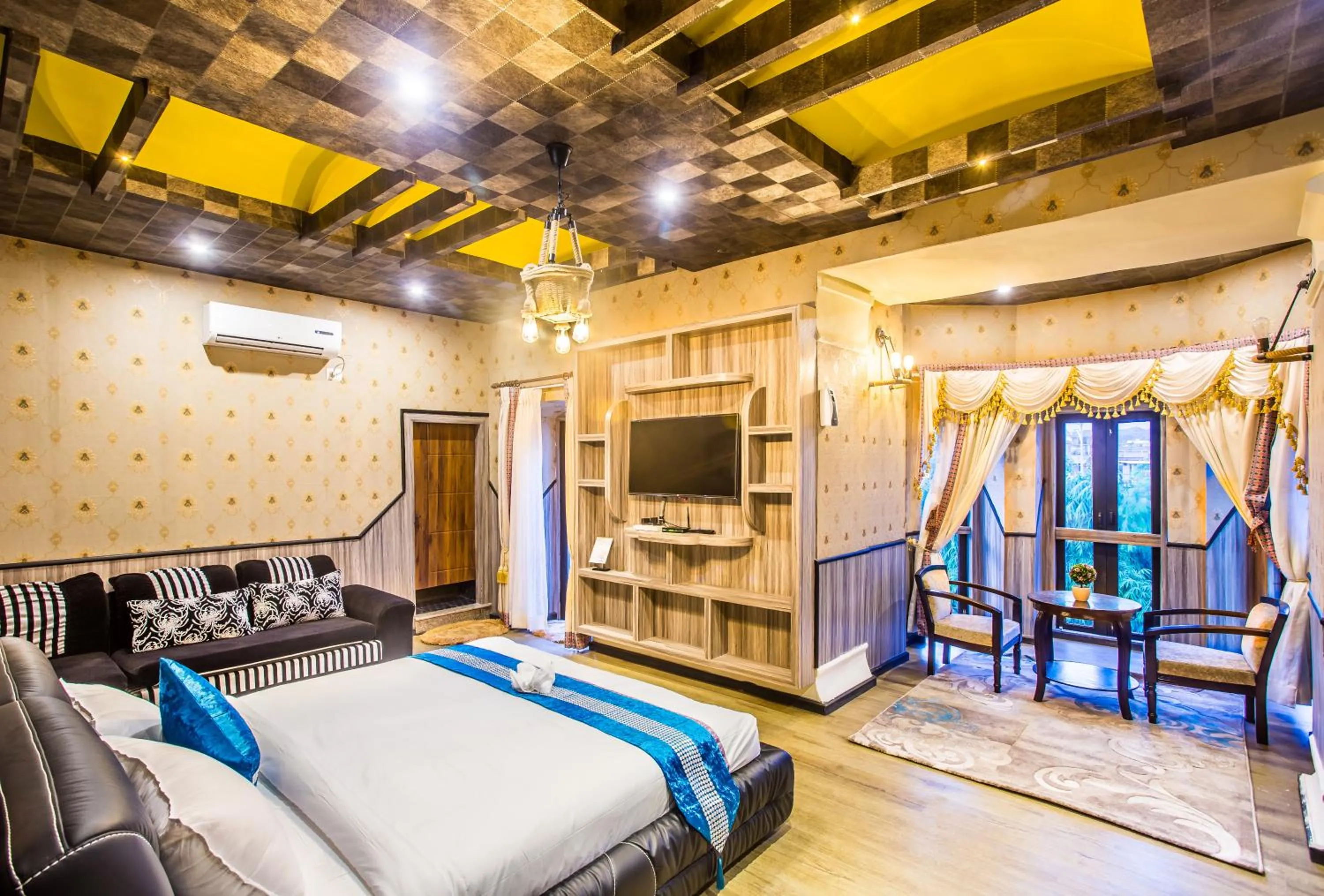 TV and multimedia in Royal Empire Boutique Hotel