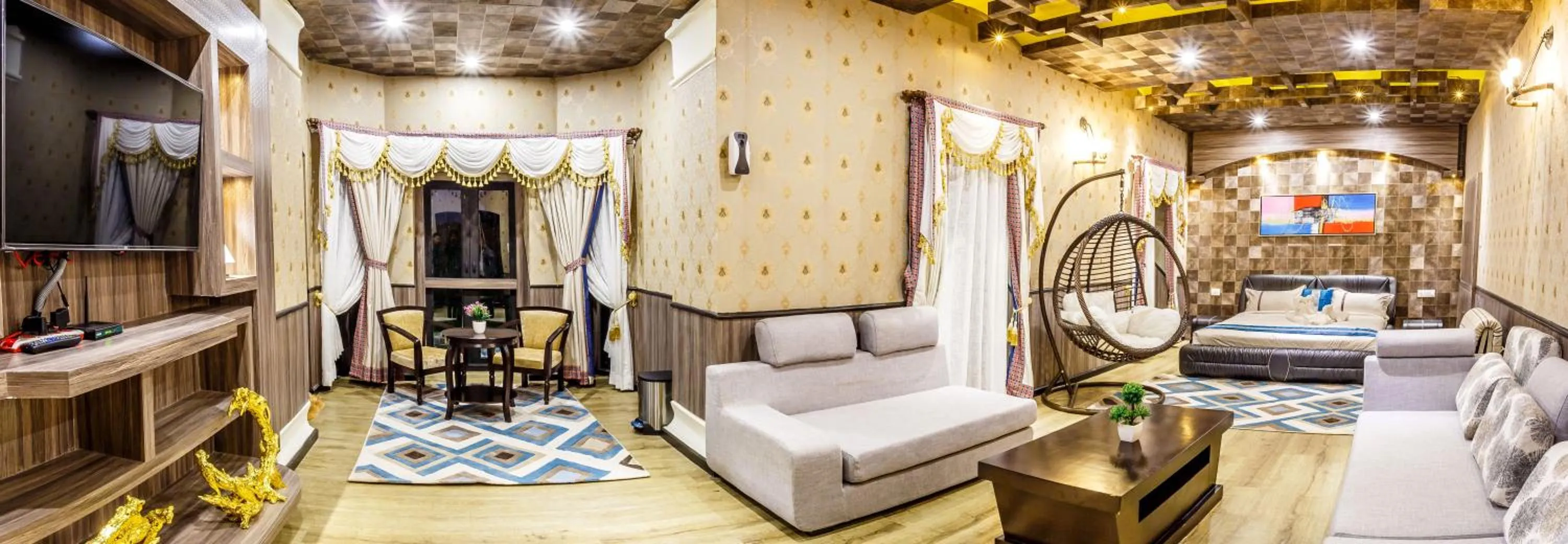 Shower in Royal Empire Boutique Hotel