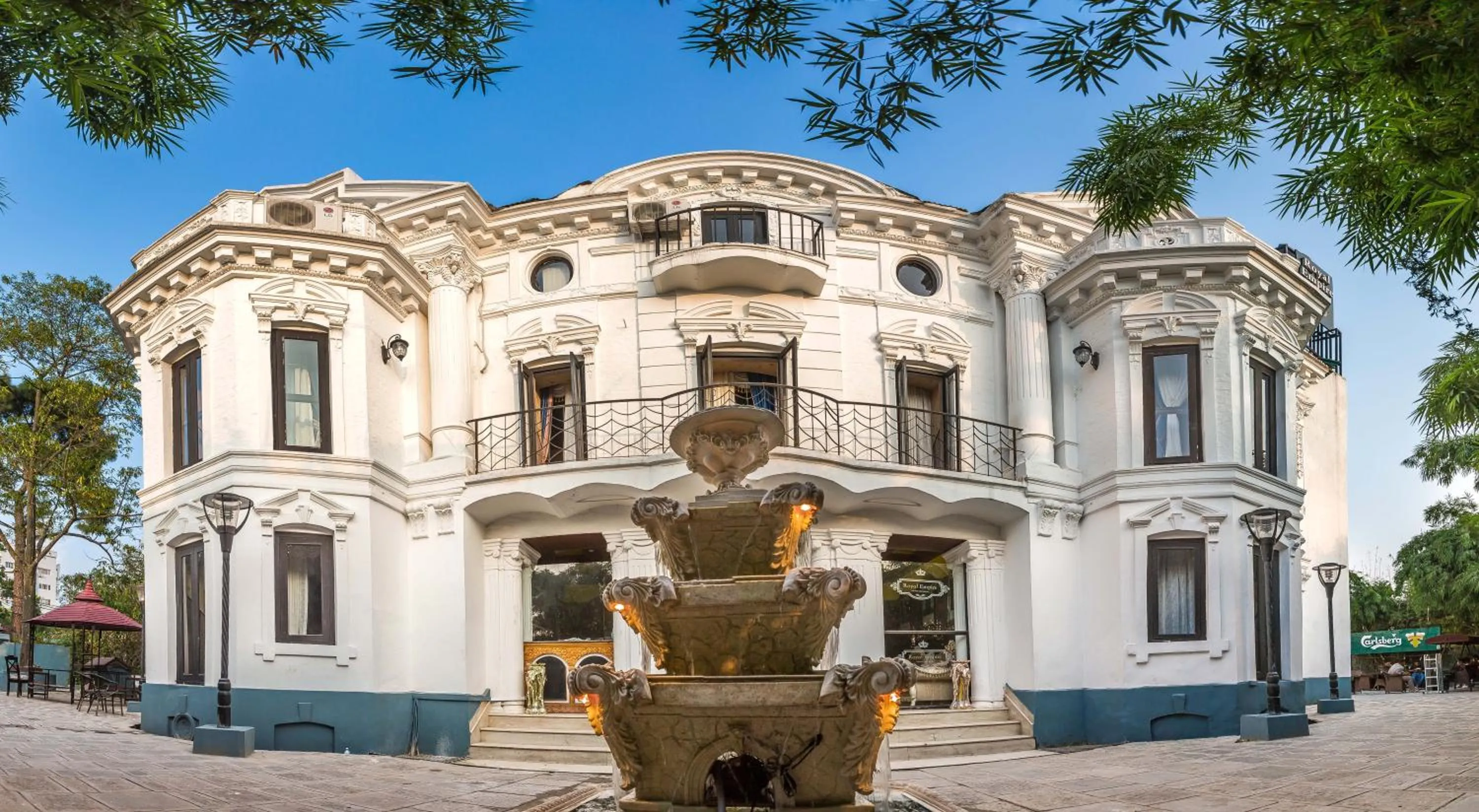 Shower in Royal Empire Boutique Hotel