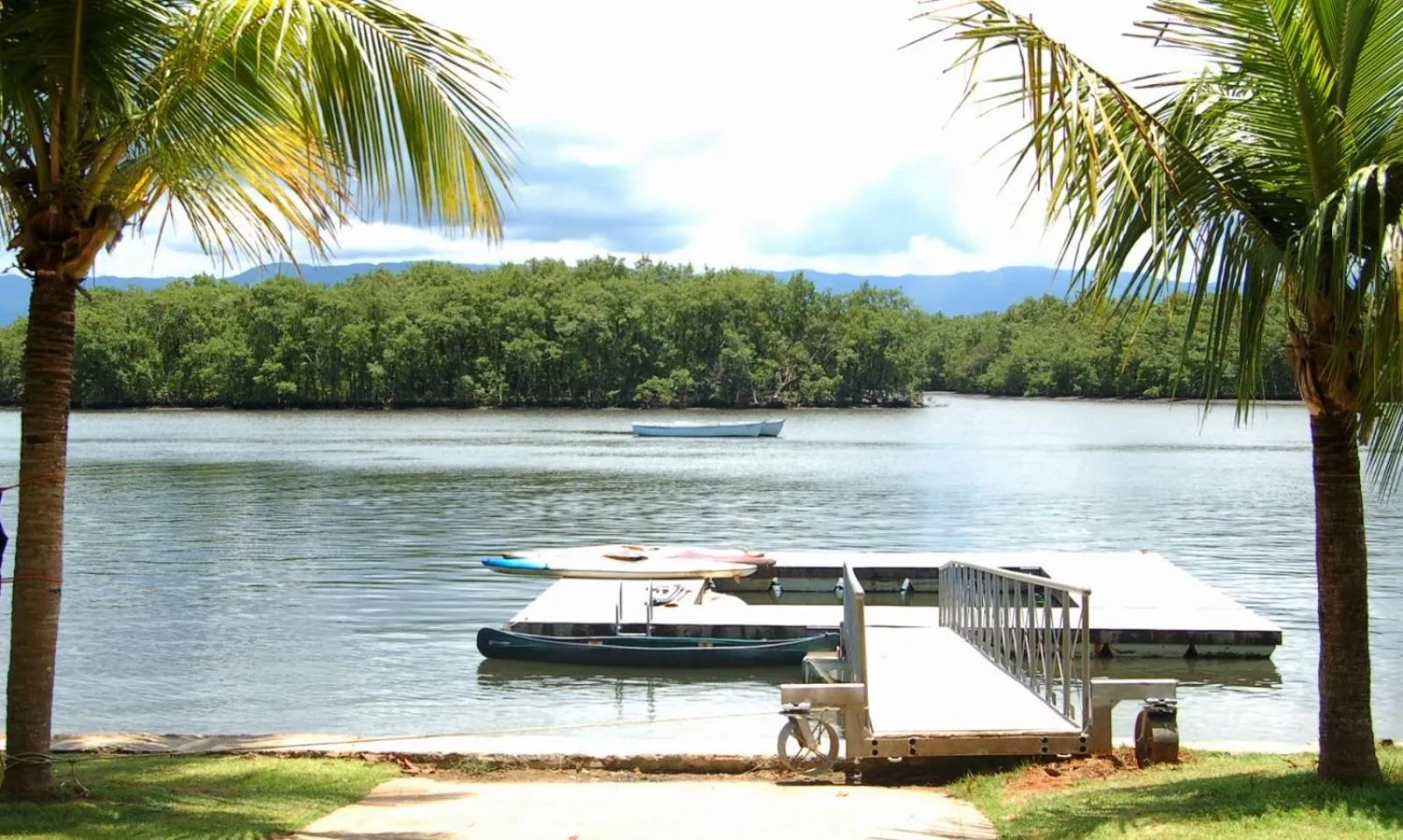 Nearby landmark in Apê Temporada Praia Grande SP Completo com Piscina, Churrasqueira, Estacionamento, Wi-Fi