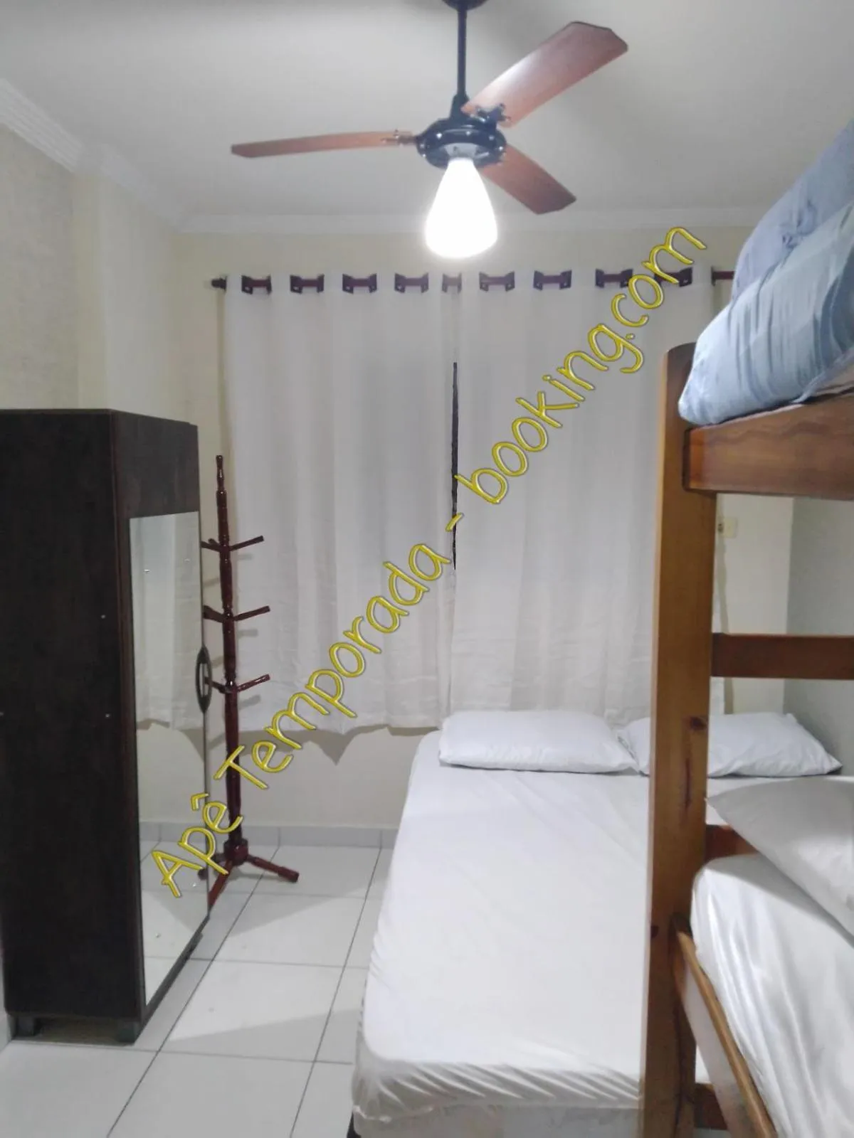 Bedroom, Bed in Apê Temporada Praia Grande SP Completo com Piscina, Churrasqueira, Estacionamento, Wi-Fi