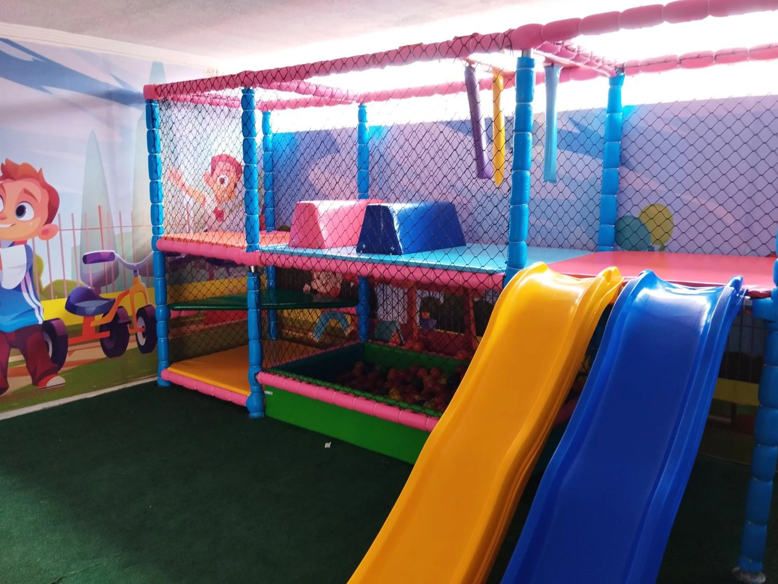Children play ground in Apê Temporada Praia Grande SP Completo com Piscina, Churrasqueira, Estacionamento, Wi-Fi