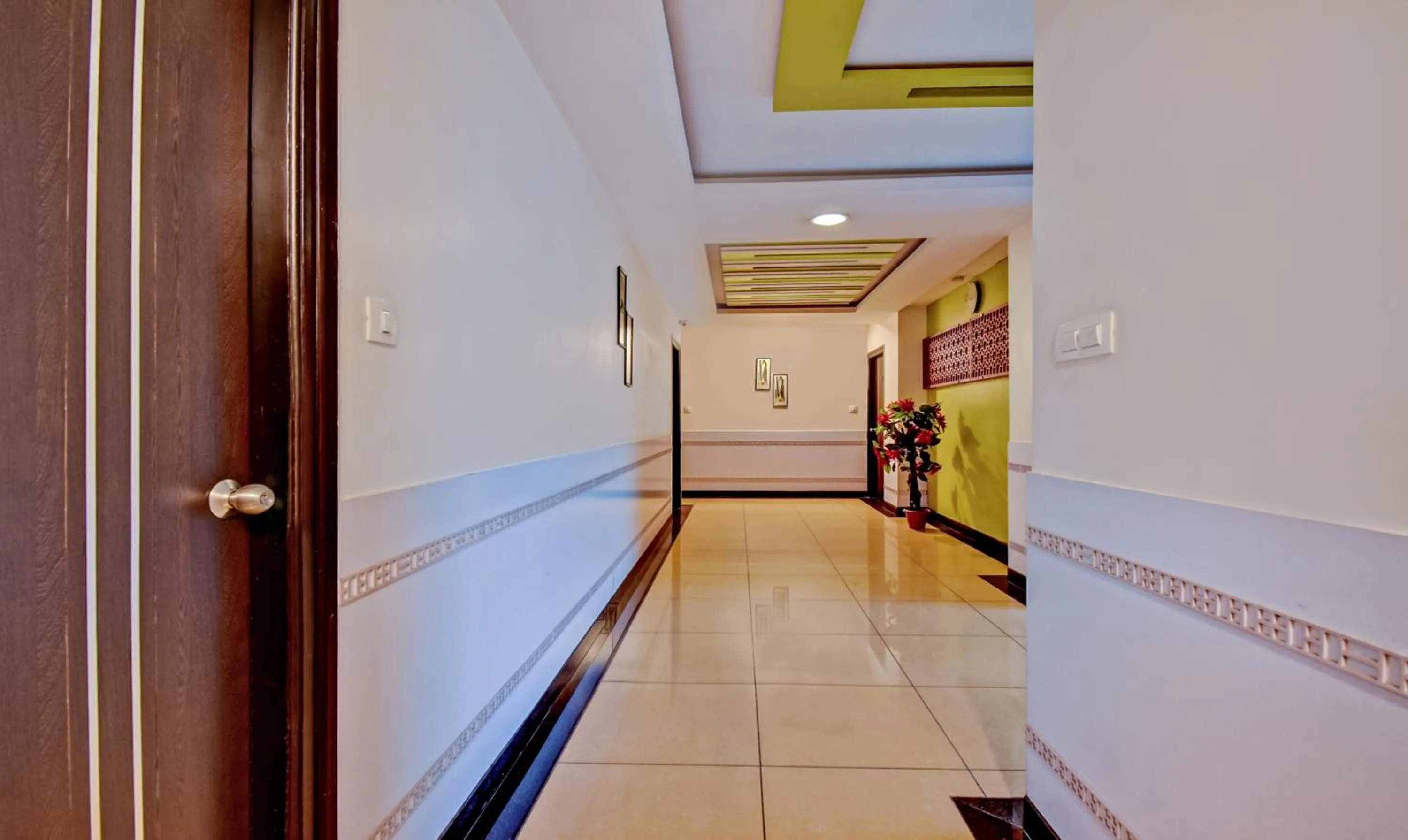 Lobby or reception in Treebo Raj Elegance Manyata Tech Park