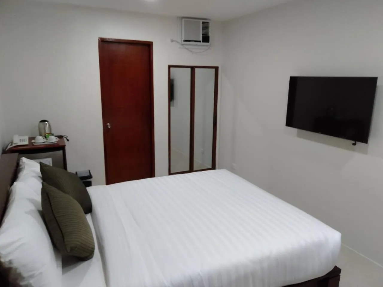 Bed in Nirvana Resort Puerto Galera