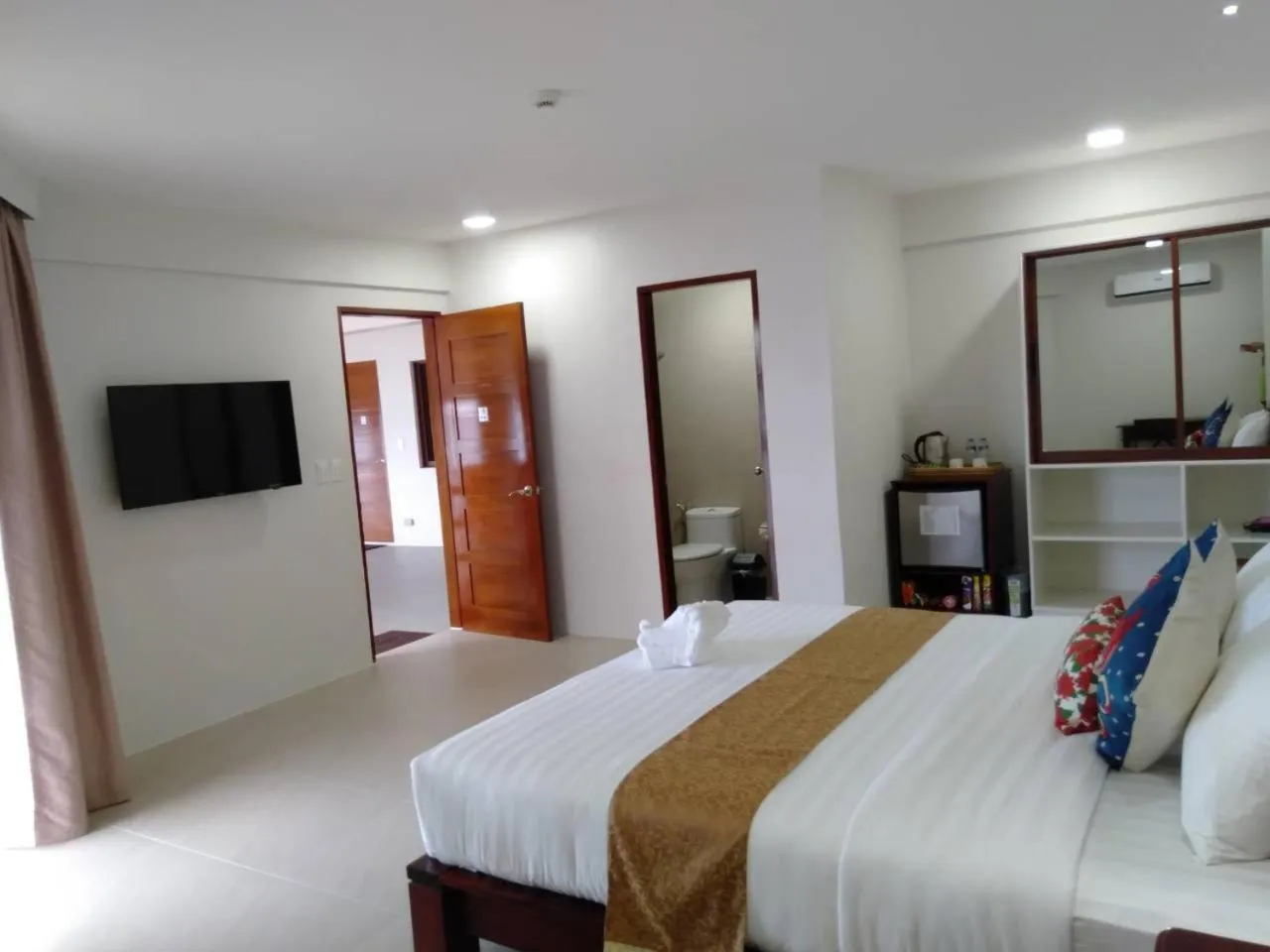 Bed in Nirvana Resort Puerto Galera