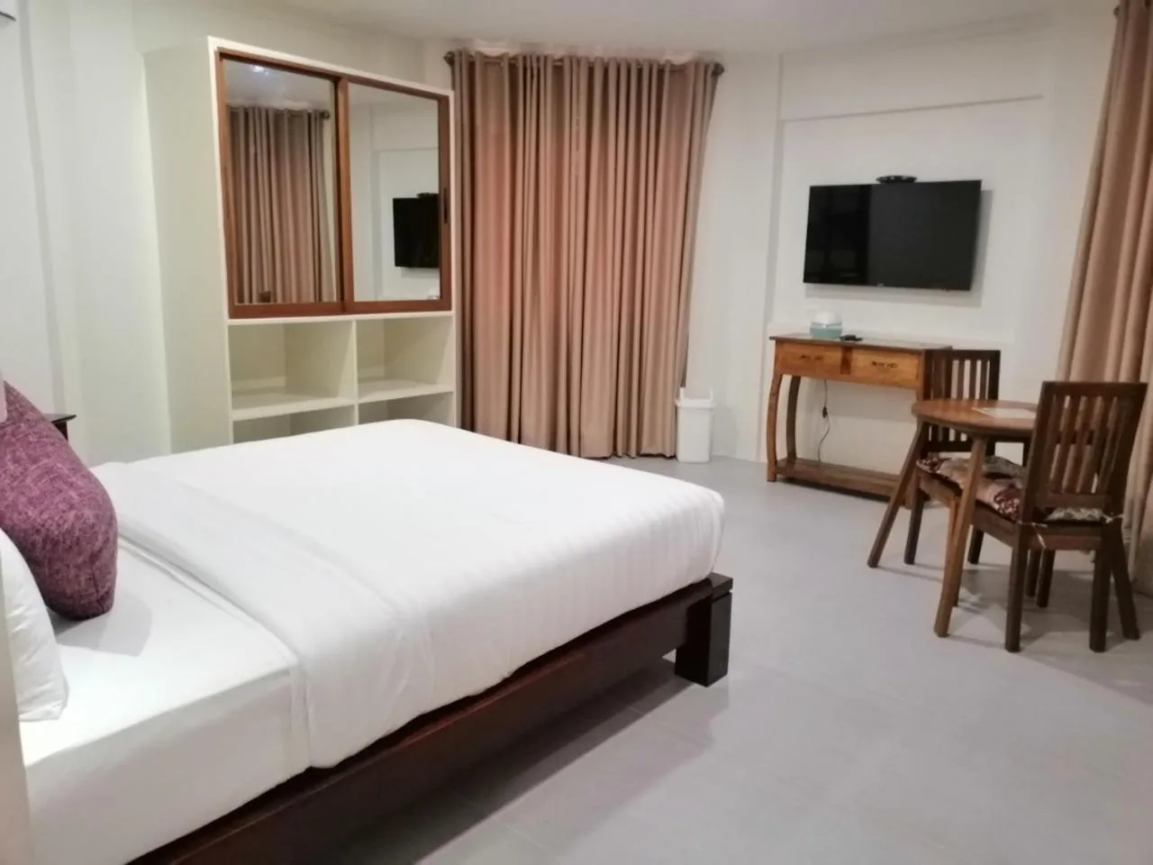 Bed in Nirvana Resort Puerto Galera