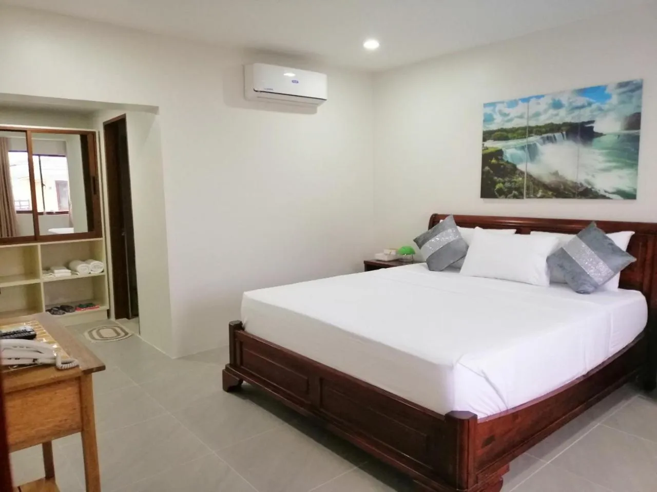 Bed in Nirvana Resort Puerto Galera