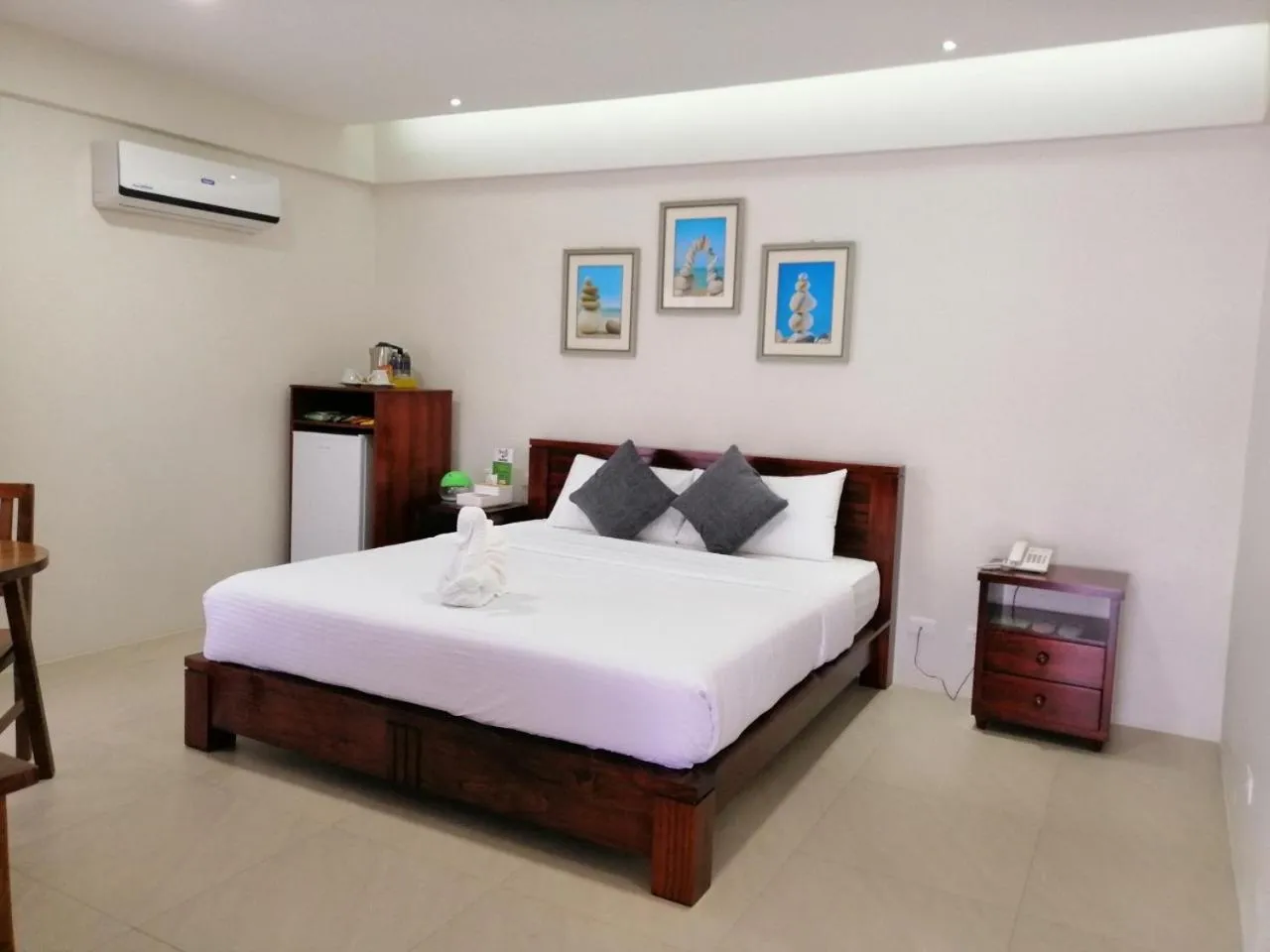 Bed in Nirvana Resort Puerto Galera