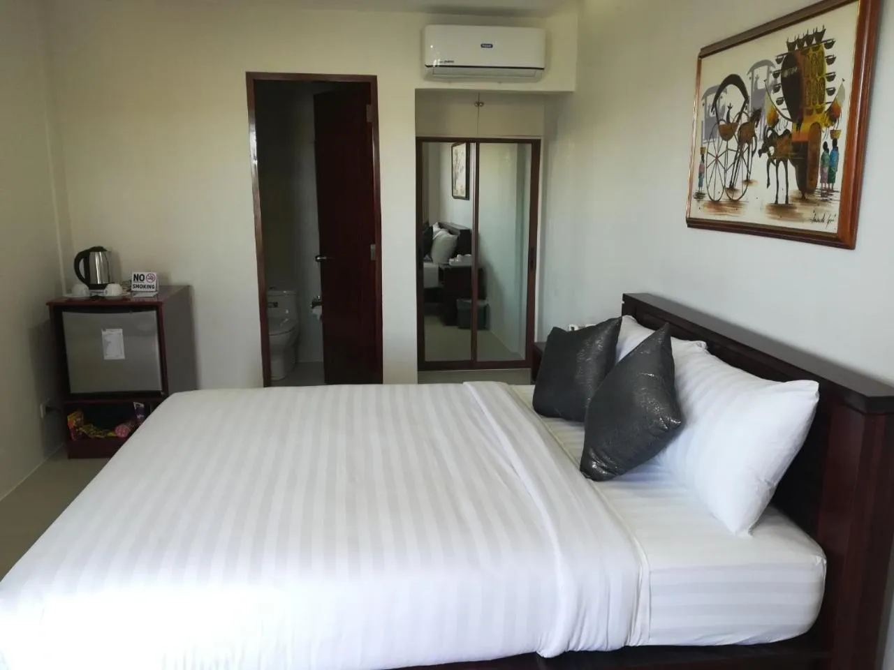 Bed in Nirvana Resort Puerto Galera