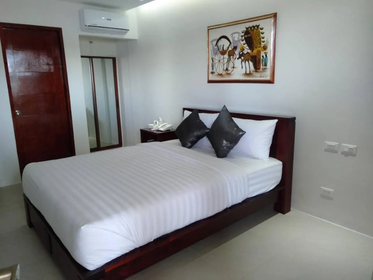 Bed in Nirvana Resort Puerto Galera