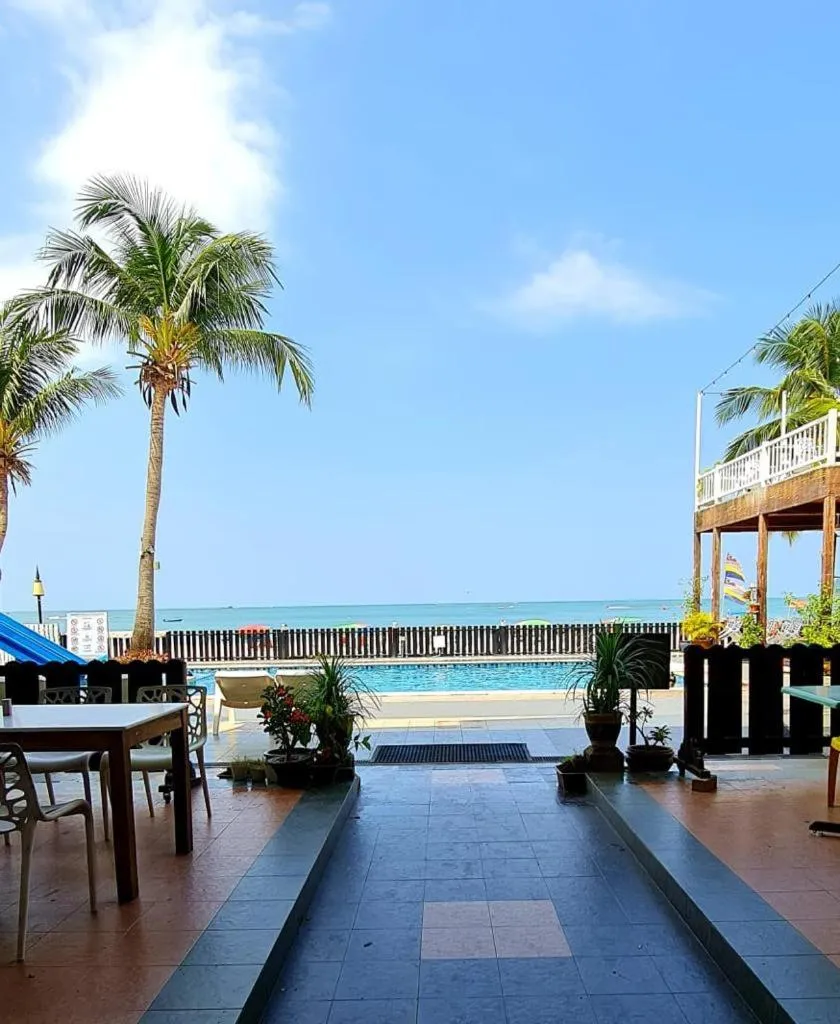 Swimming pool in Best Star Resort