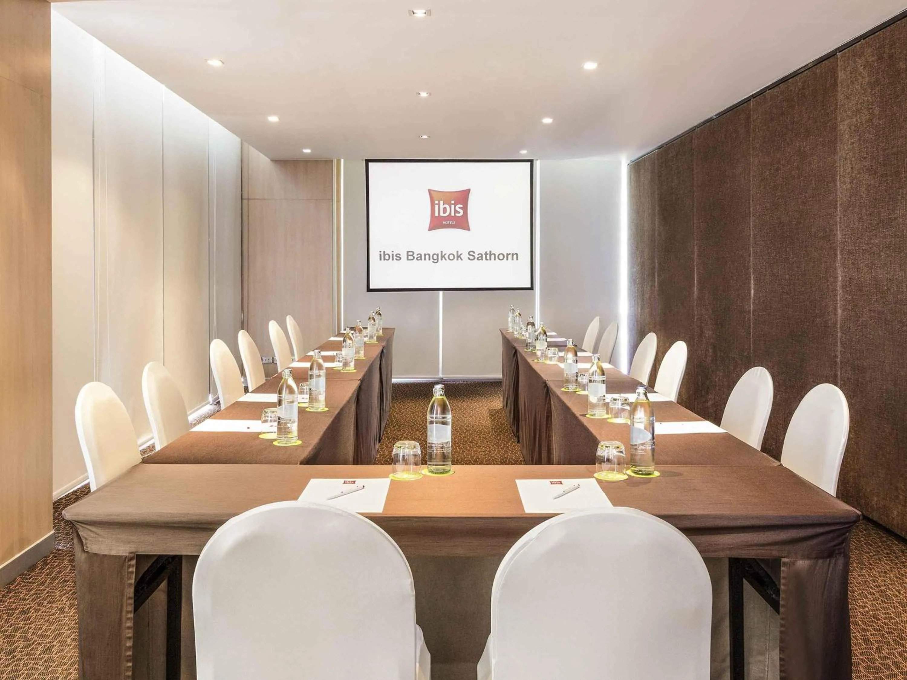 Meeting/conference room in ibis Bangkok Sathorn