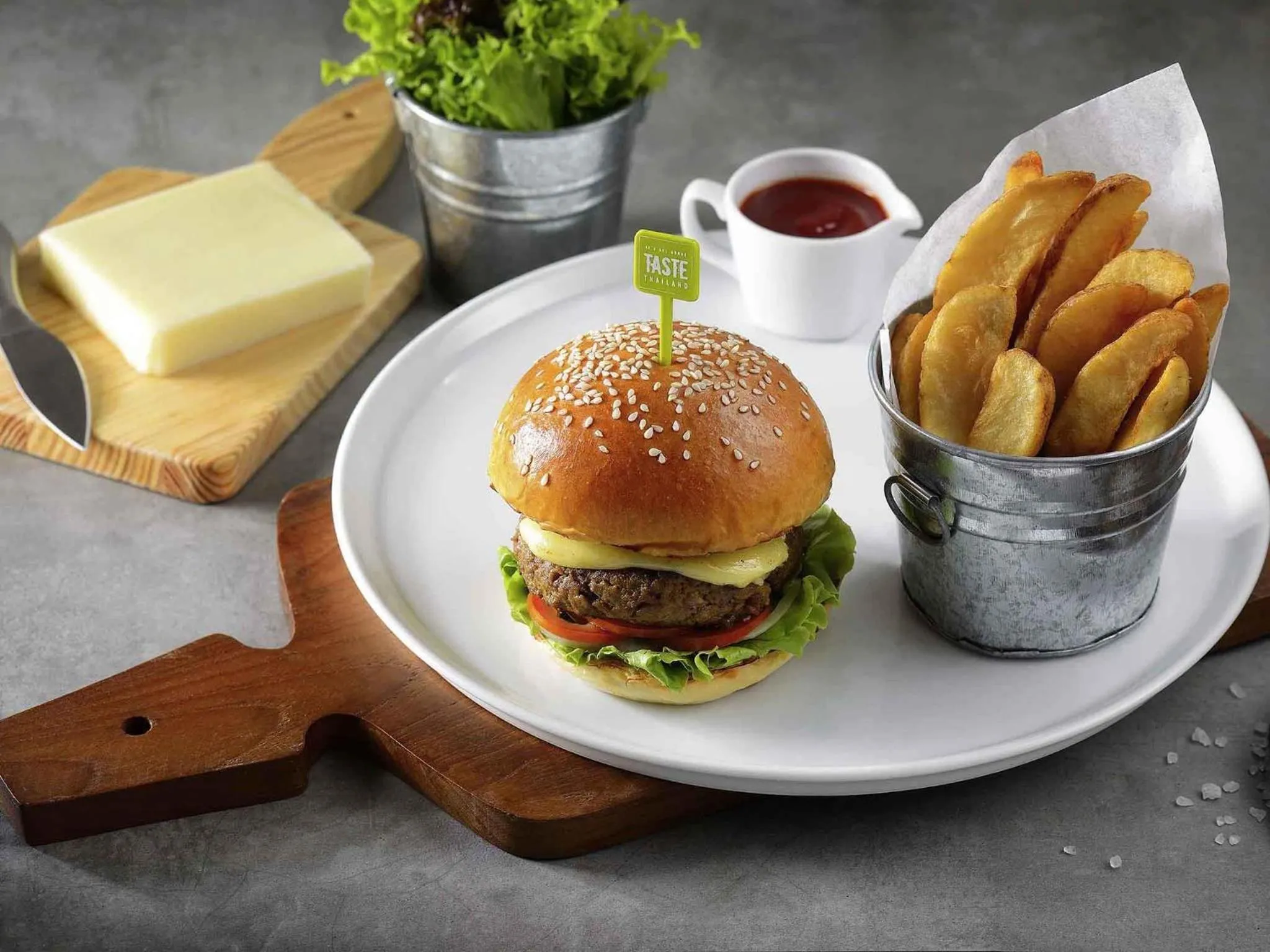 Restaurant/places to eat in ibis Bangkok Sathorn