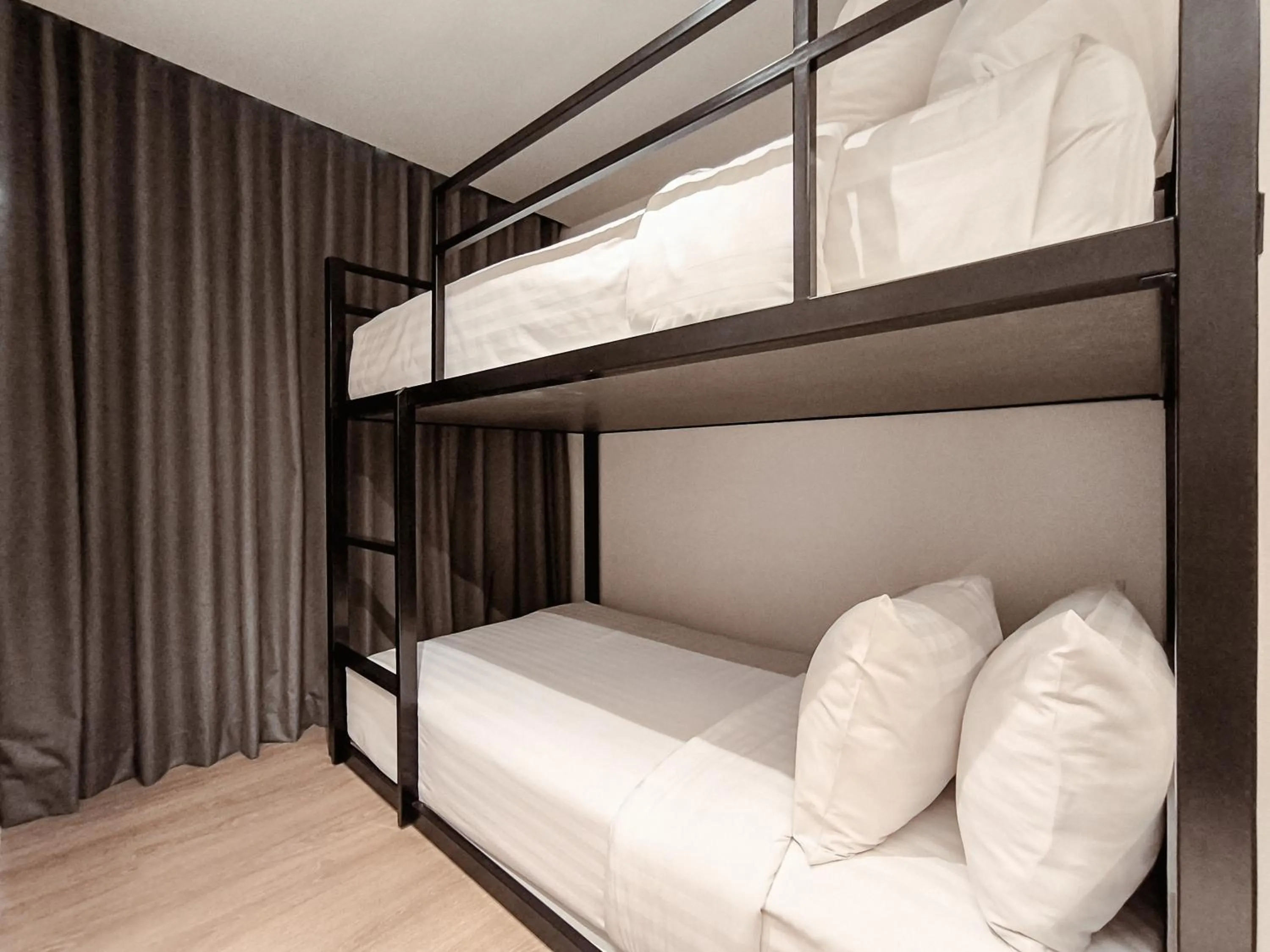 bunk bed, Bed in Citrus Sukhumvit 13 Nana Bangkok by Compass Hospitality - Newly Renovated