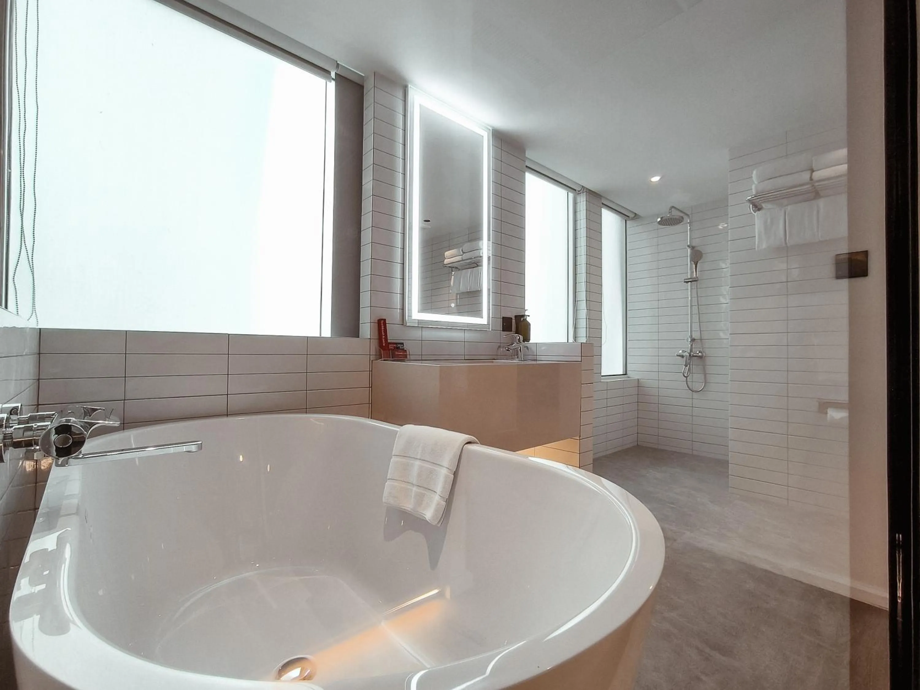 Bath in Citrus Sukhumvit 13 Nana Bangkok by Compass Hospitality - Newly Renovated