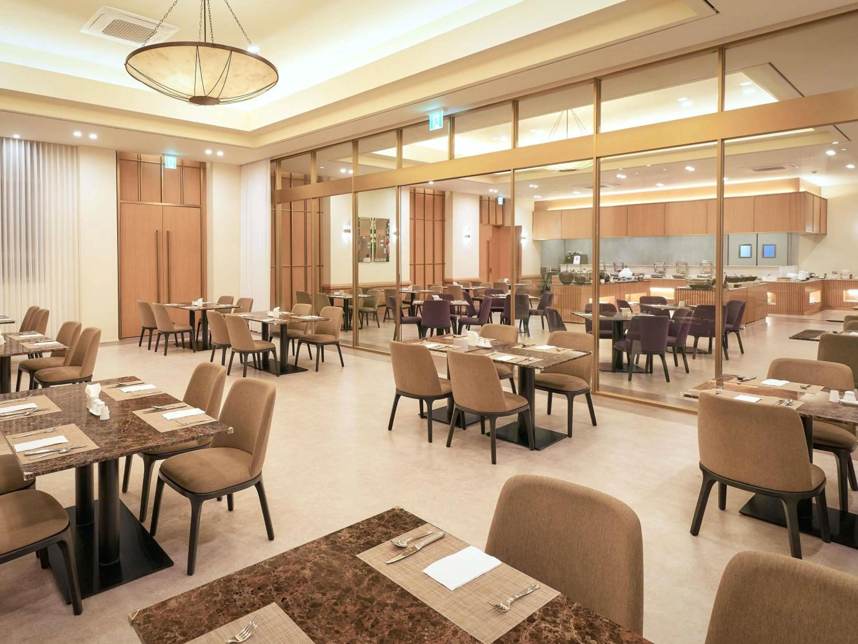 Restaurant/places to eat in Mercure Ambassador Jeju