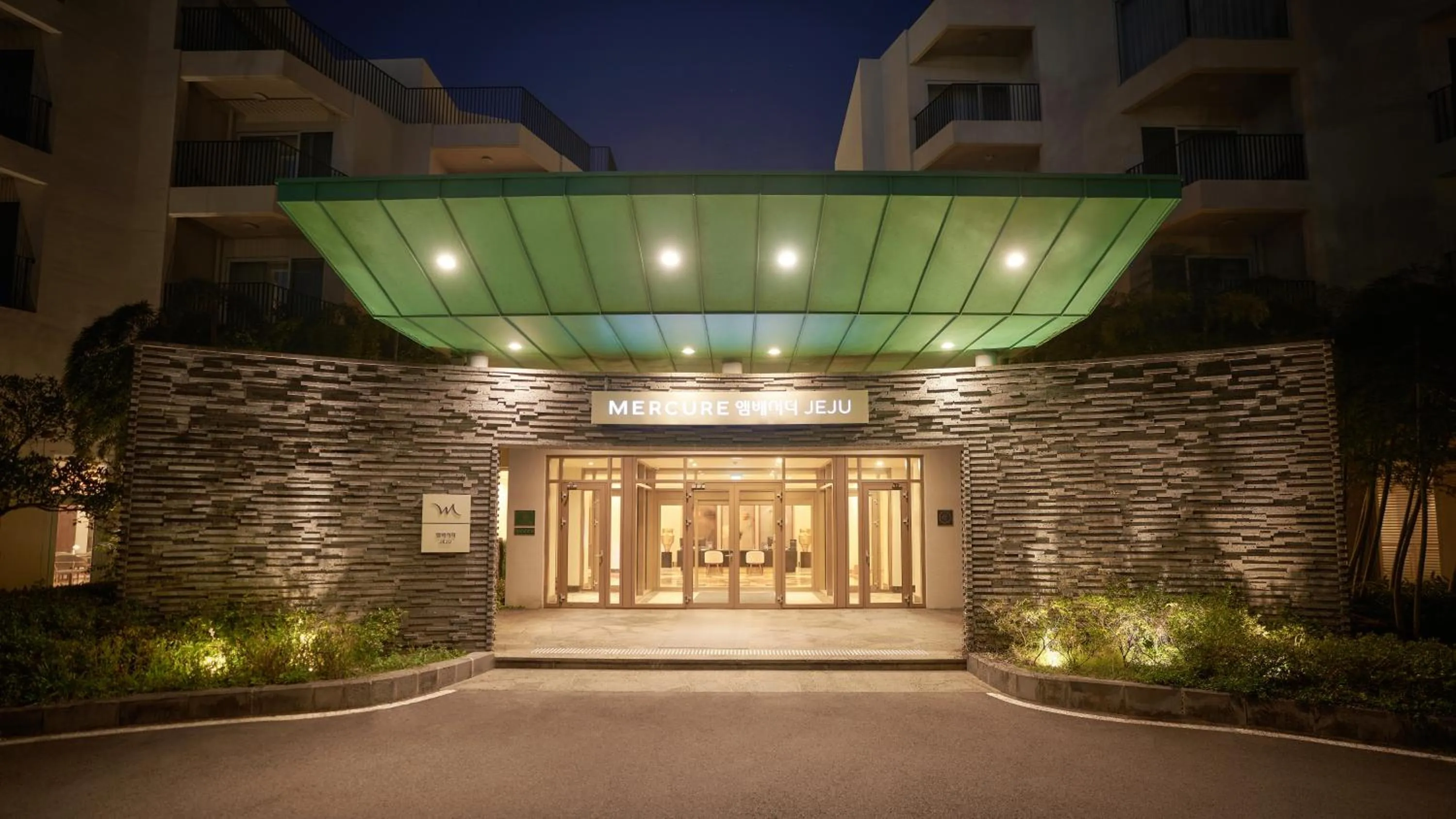 Property building in Mercure Ambassador Jeju