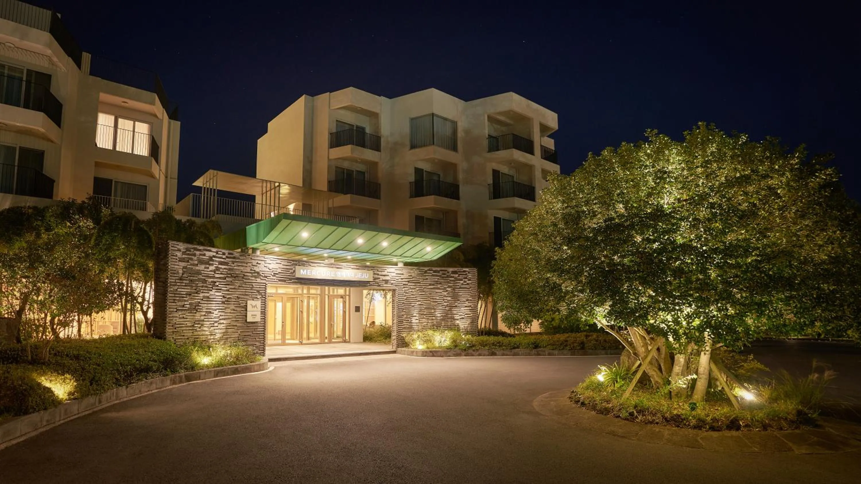 Property building in Mercure Ambassador Jeju