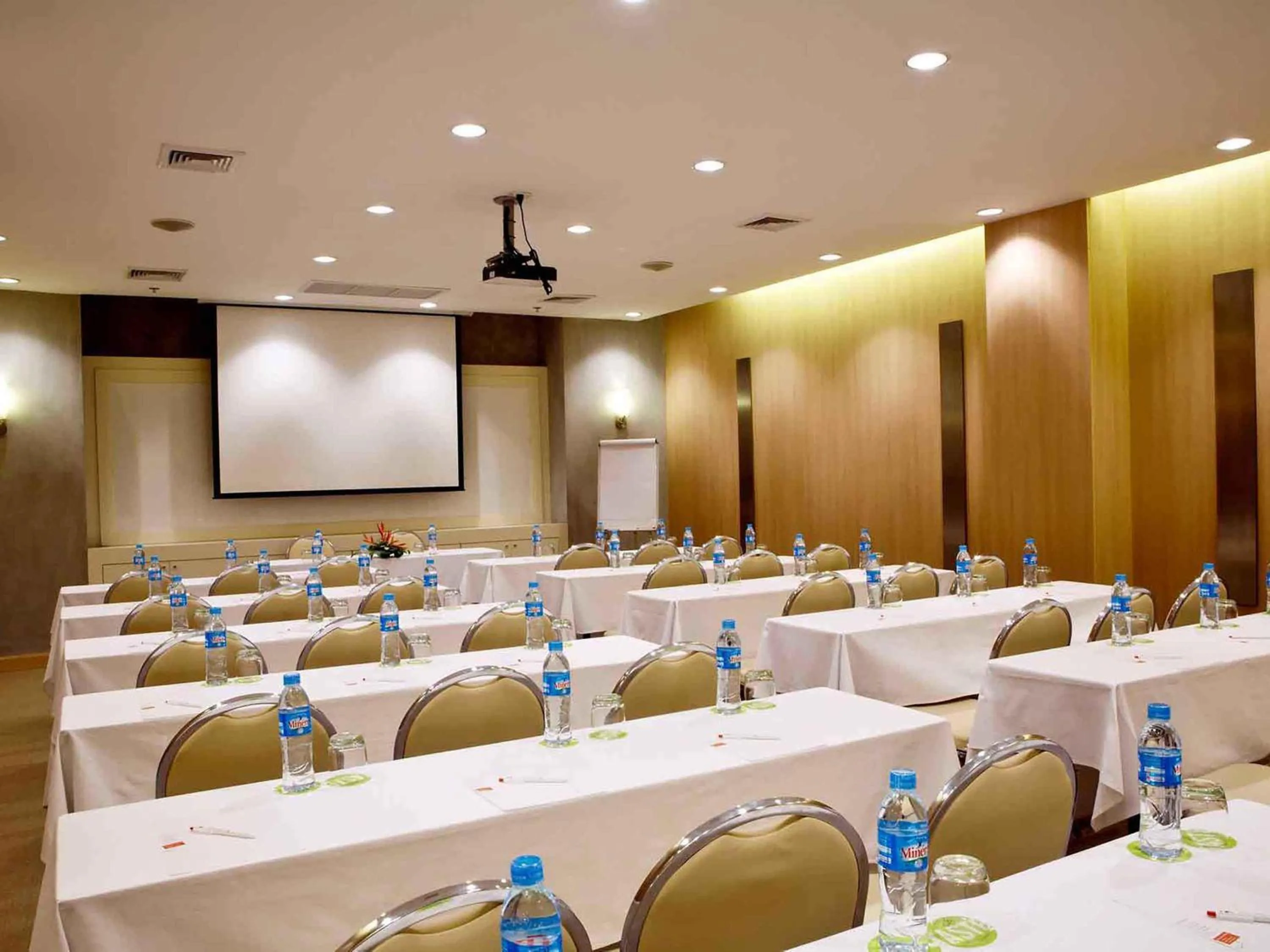 Meeting/conference room in Ibis Phuket Patong