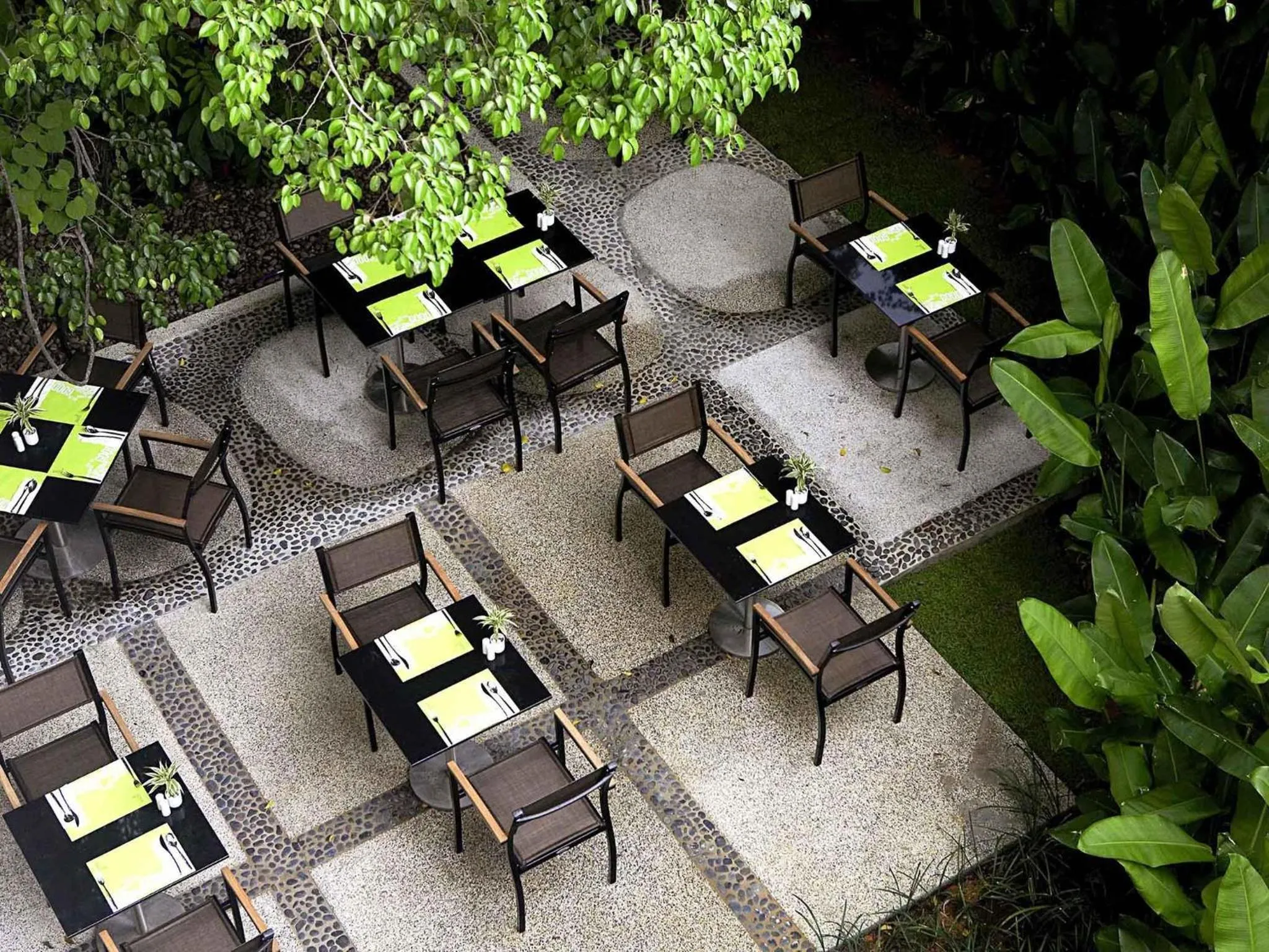 Restaurant/places to eat in Ibis Phuket Patong