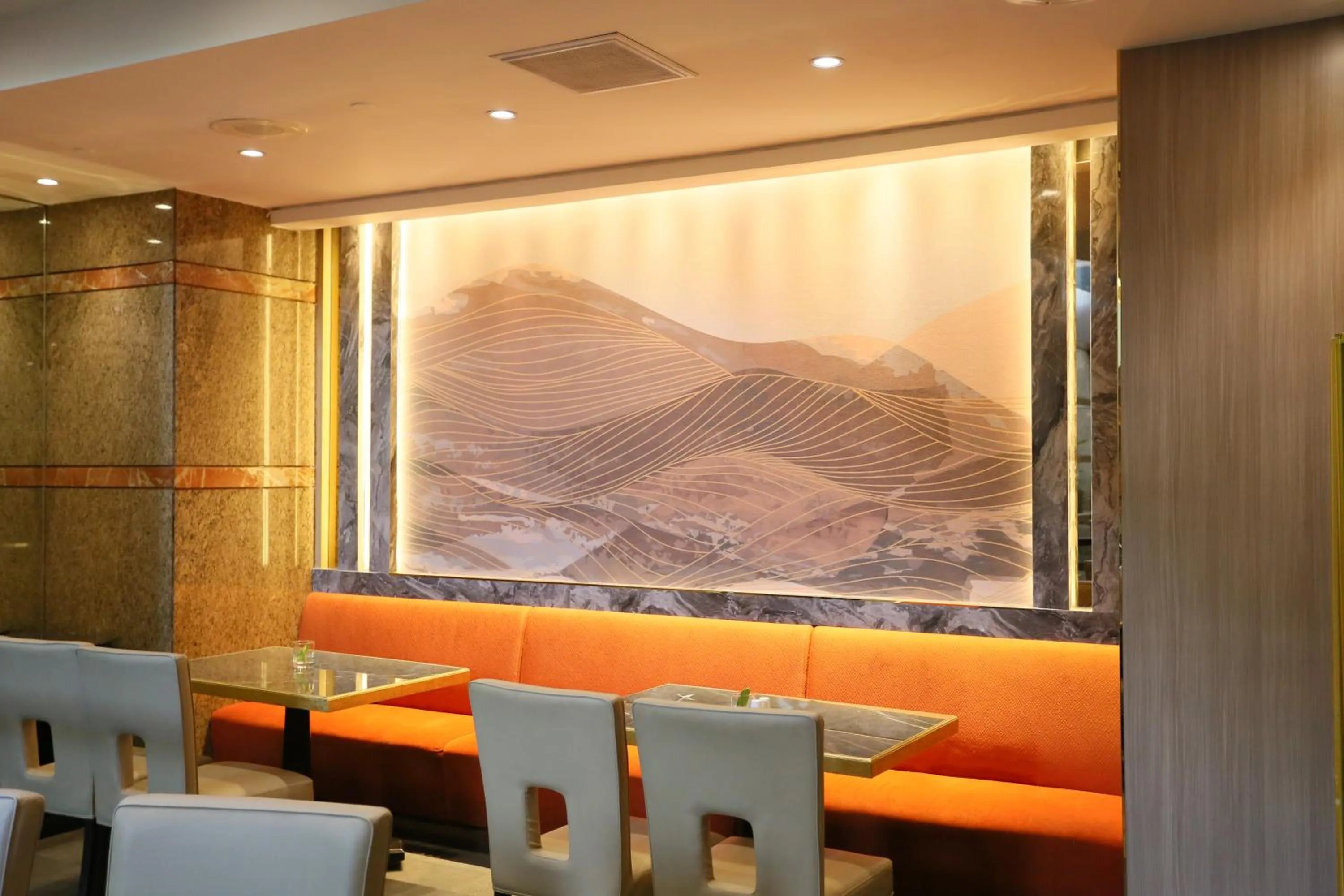 Restaurant/places to eat in Wyndham Casablanca Jakarta