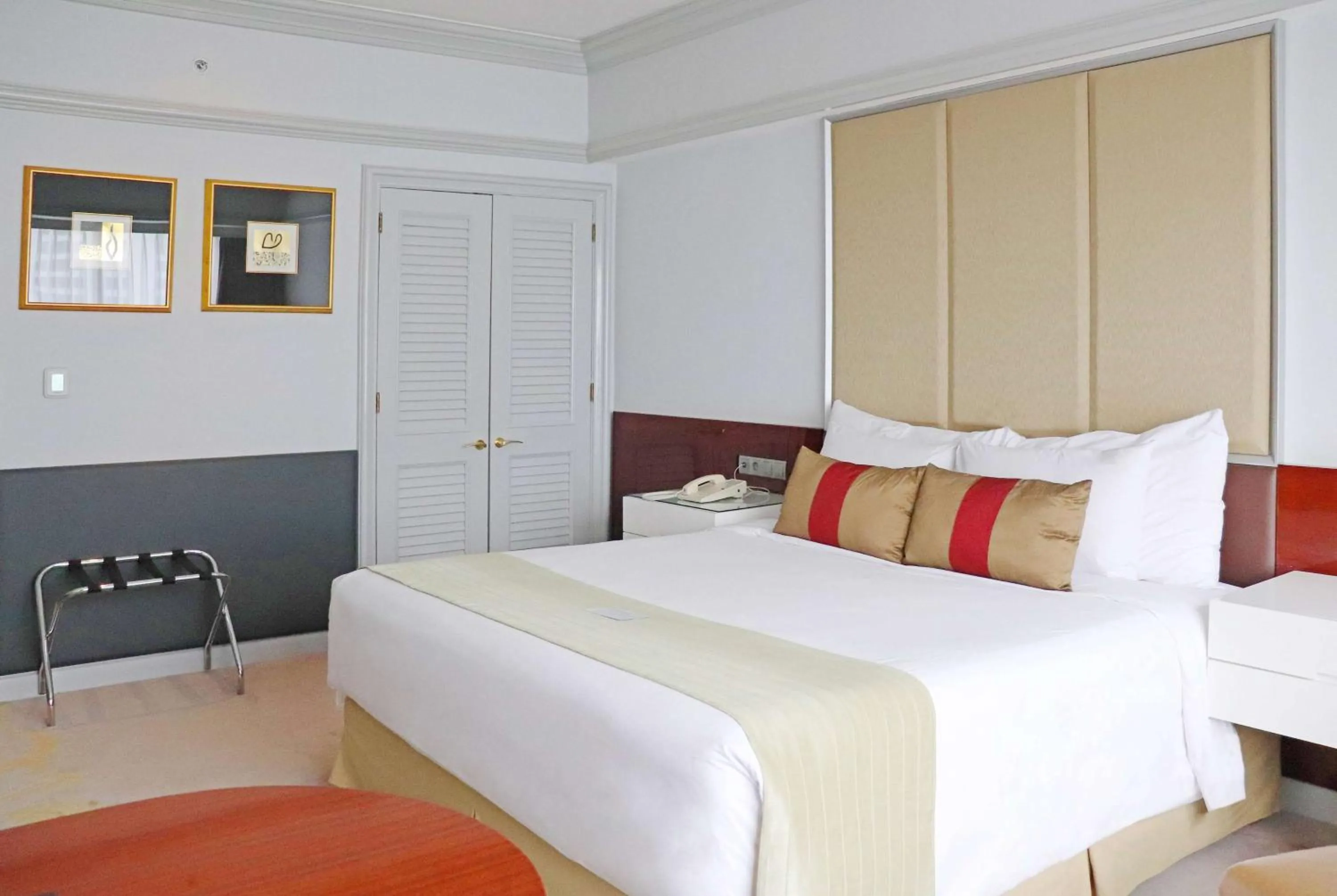 Photo of the whole room, Bed in Wyndham Casablanca Jakarta