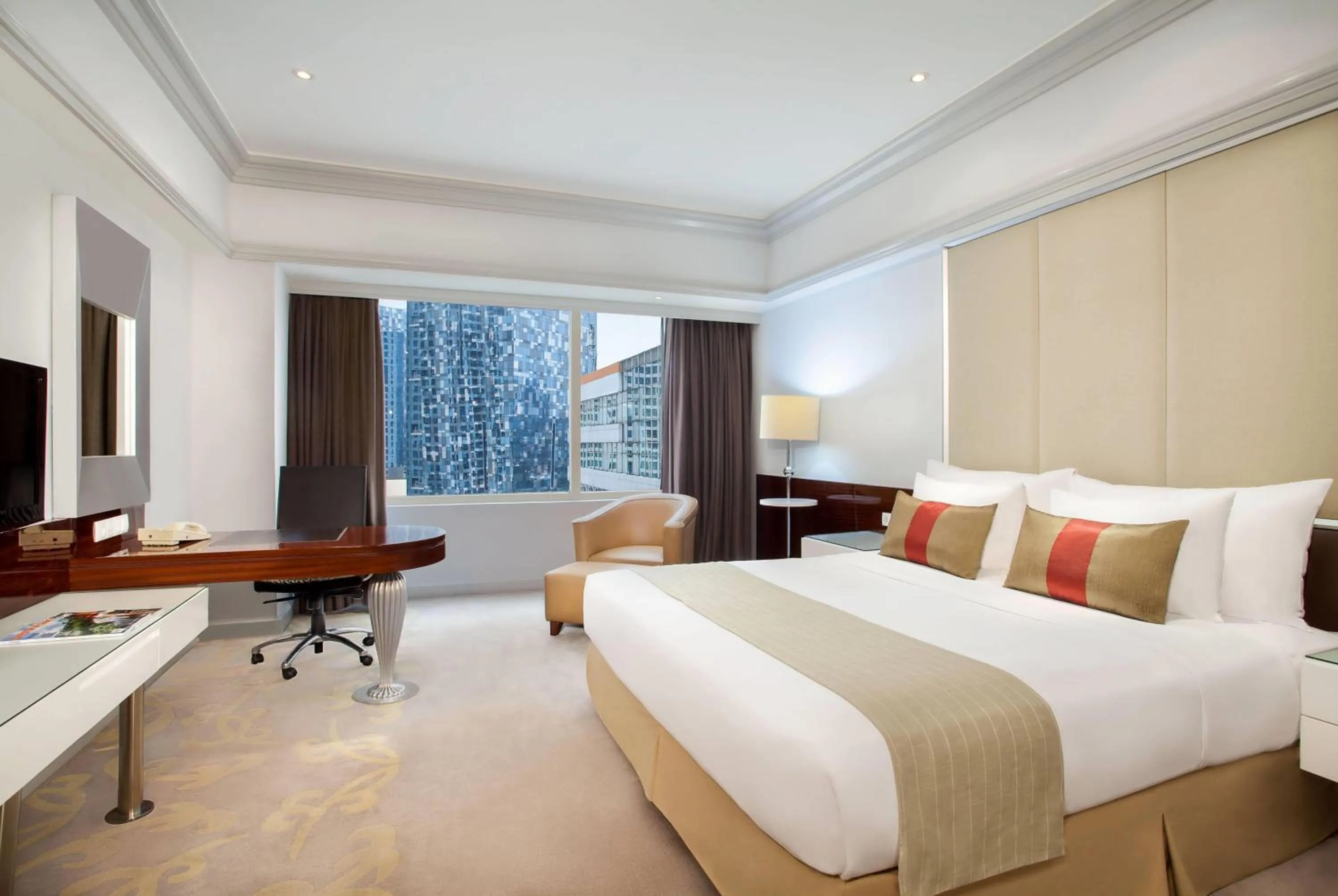 Photo of the whole room, Bed in Wyndham Casablanca Jakarta