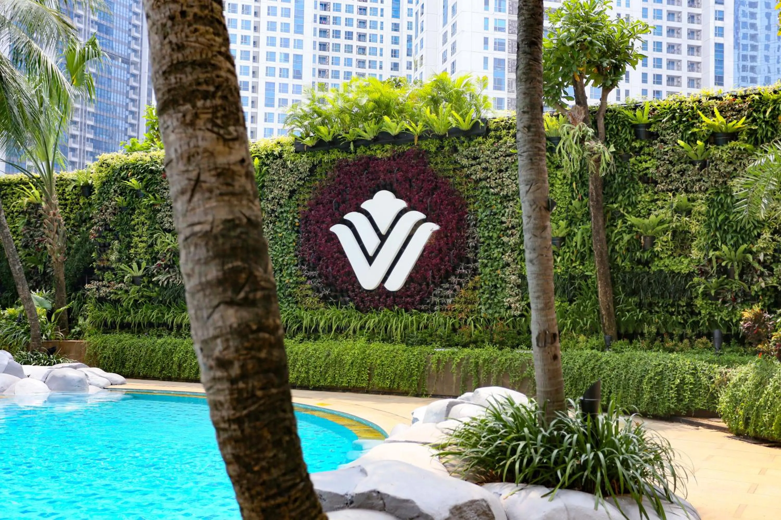 Swimming pool in Wyndham Casablanca Jakarta